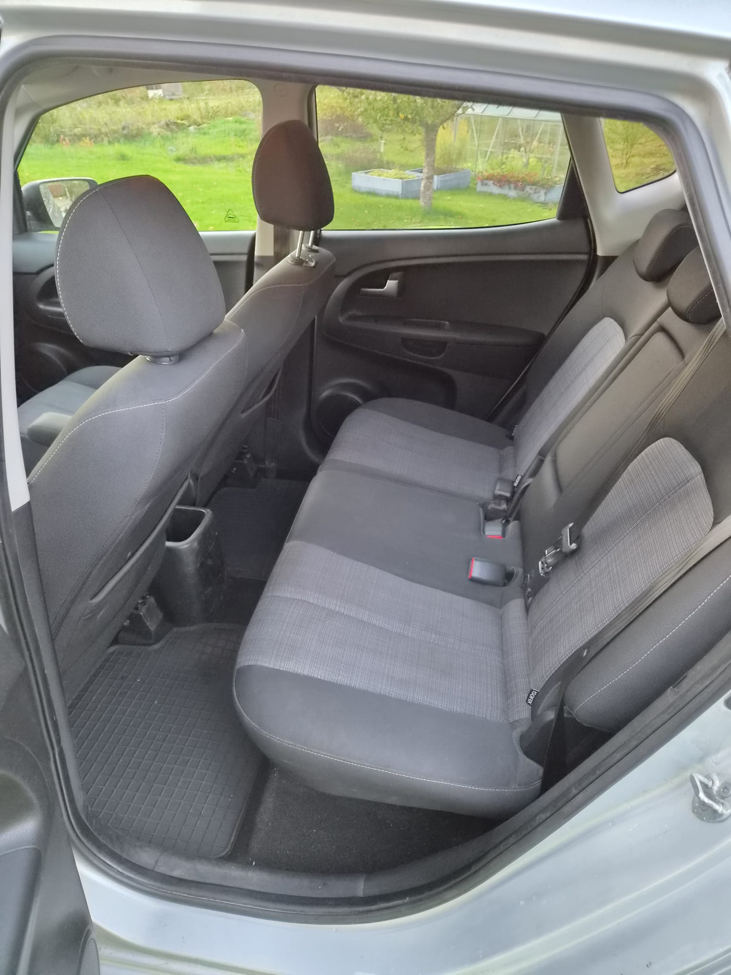 Kia Venga 1.4 CVVT Manuell 2010, kuva 7/10