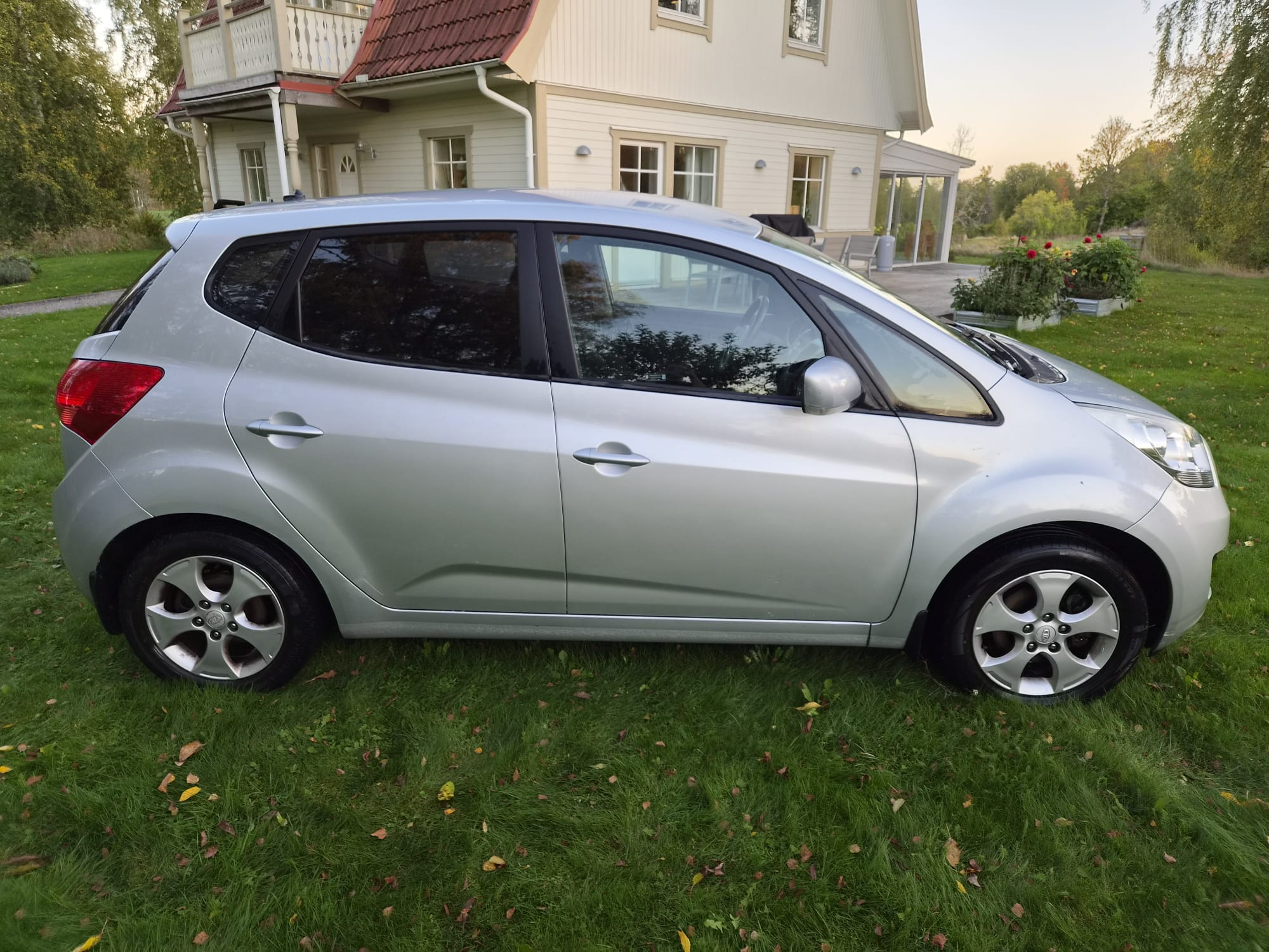 Kia Venga 1.4 CVVT Manuell 2010, kuva 4/10