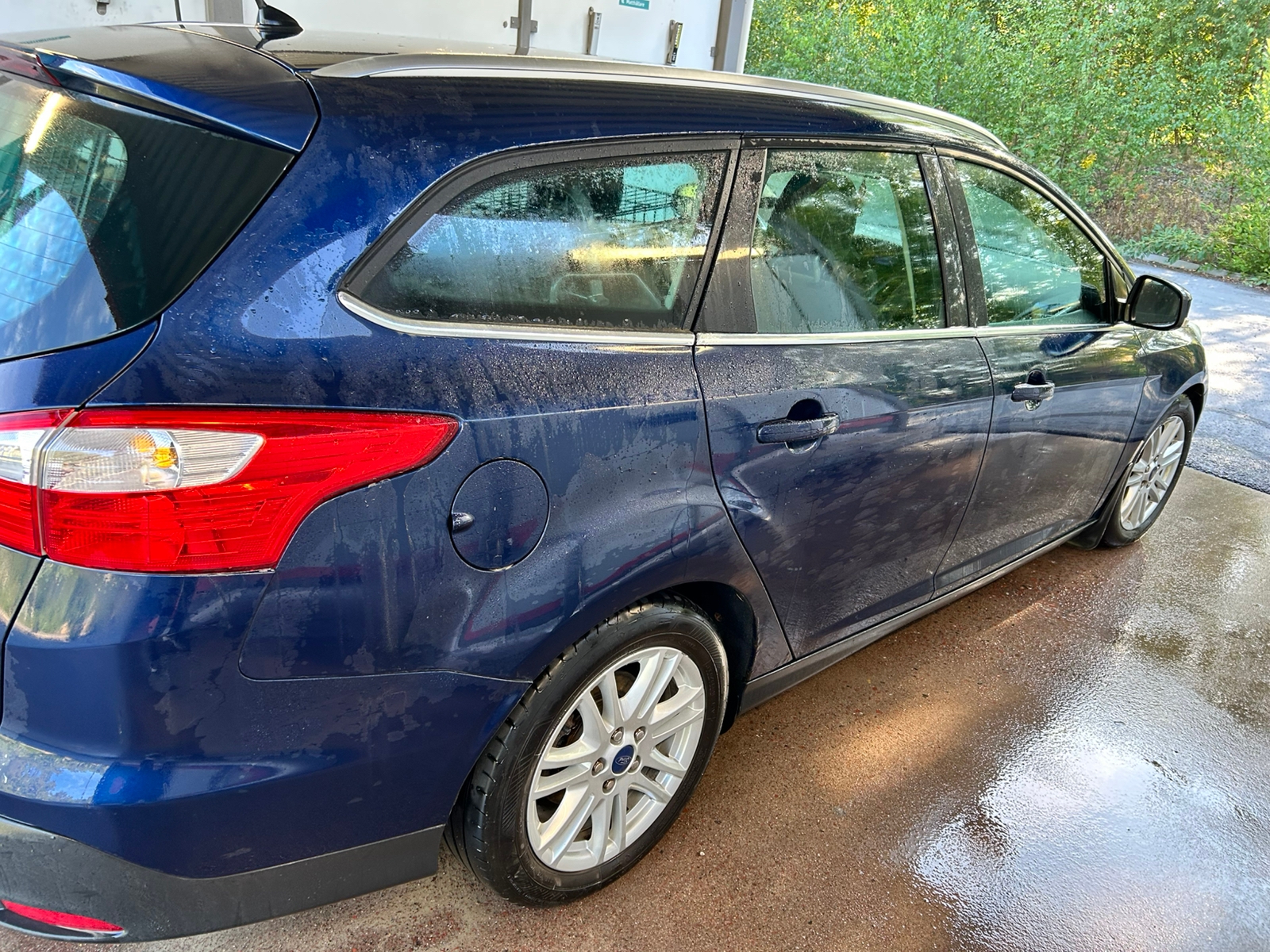 Ford Focus Kombi 1.6 TDCi Manuell 2012, photo 4/6