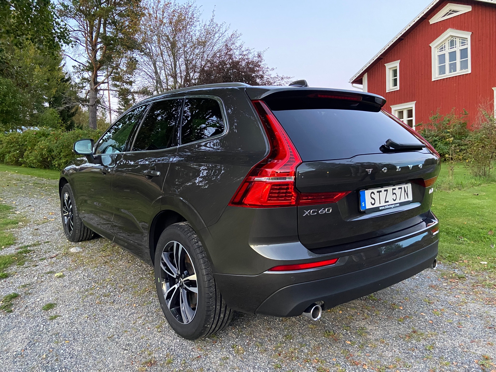 Volvo XC60 B4 AWD Geartronic 2021, photo 4/10
