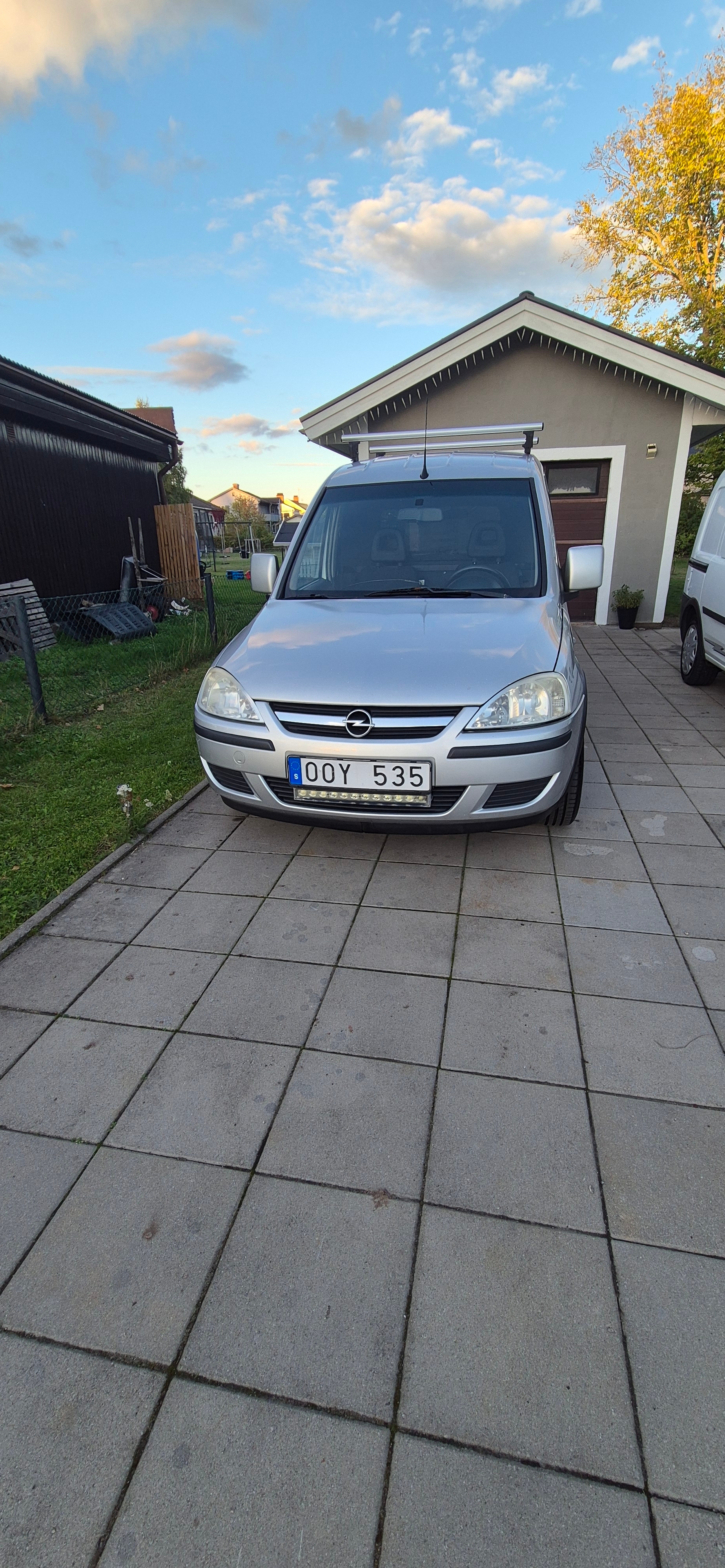 Opel Combo 2009, bild 2/10