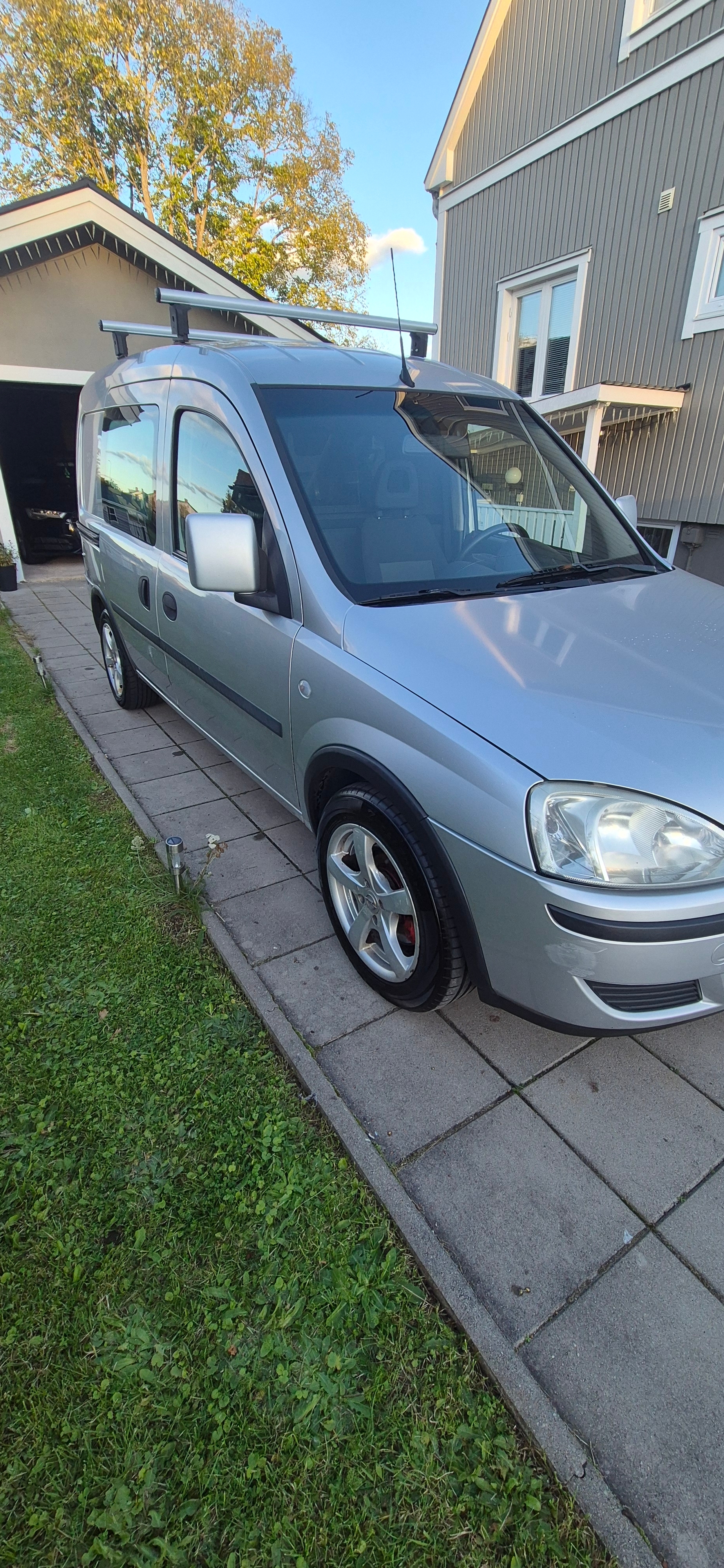 Opel Combo 2009, bild 7/10