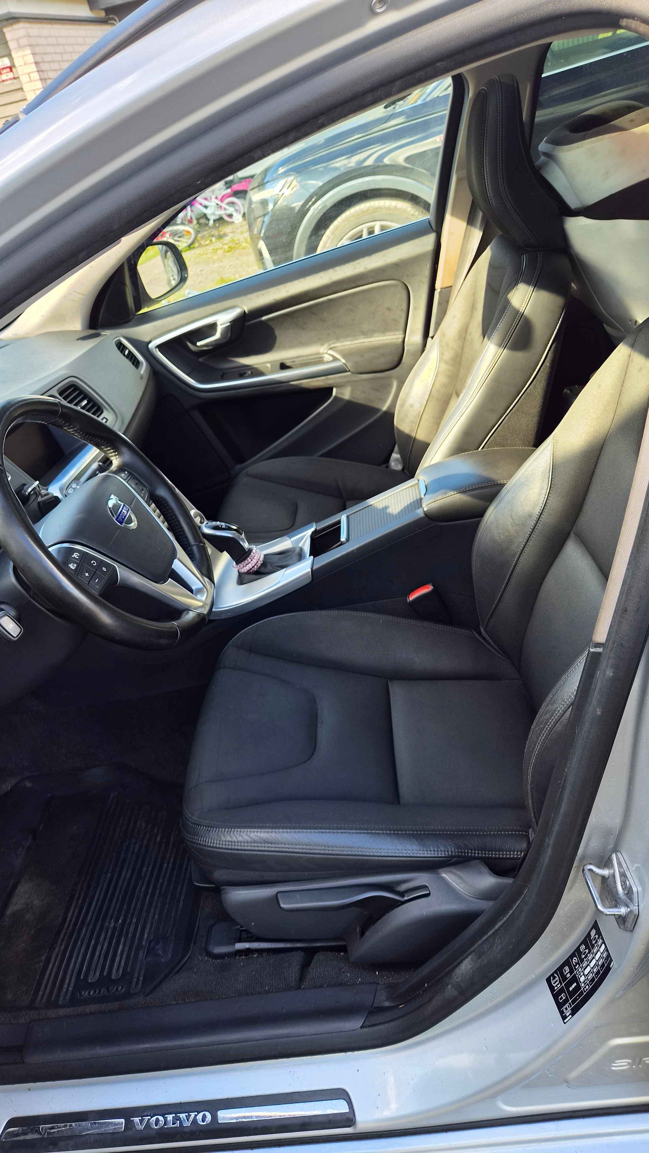 Volvo V60 D4 Geartronic 2016, bild 6/9