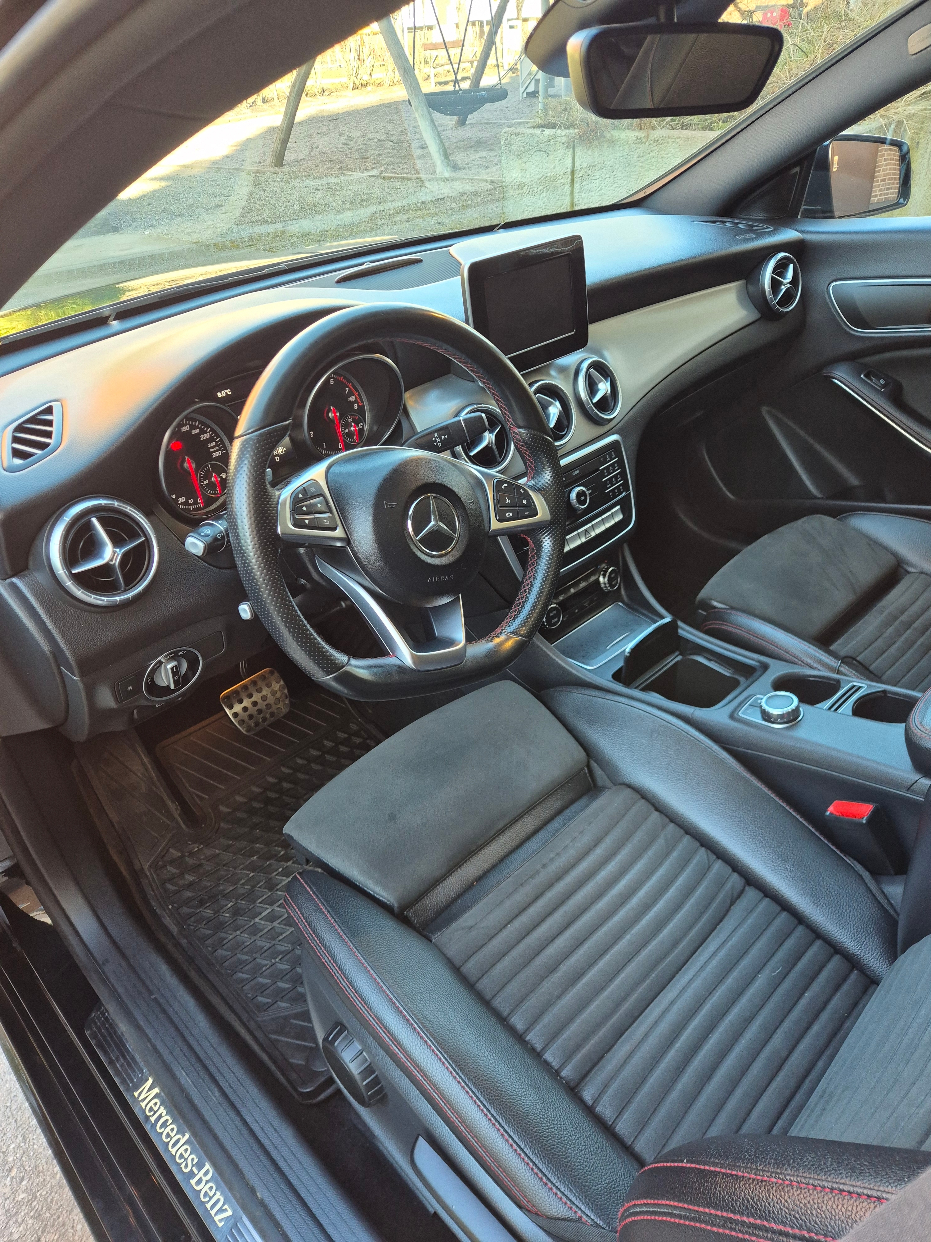Mercedes-Benz CLA 200 7G-DCT 2018, bild 4/7