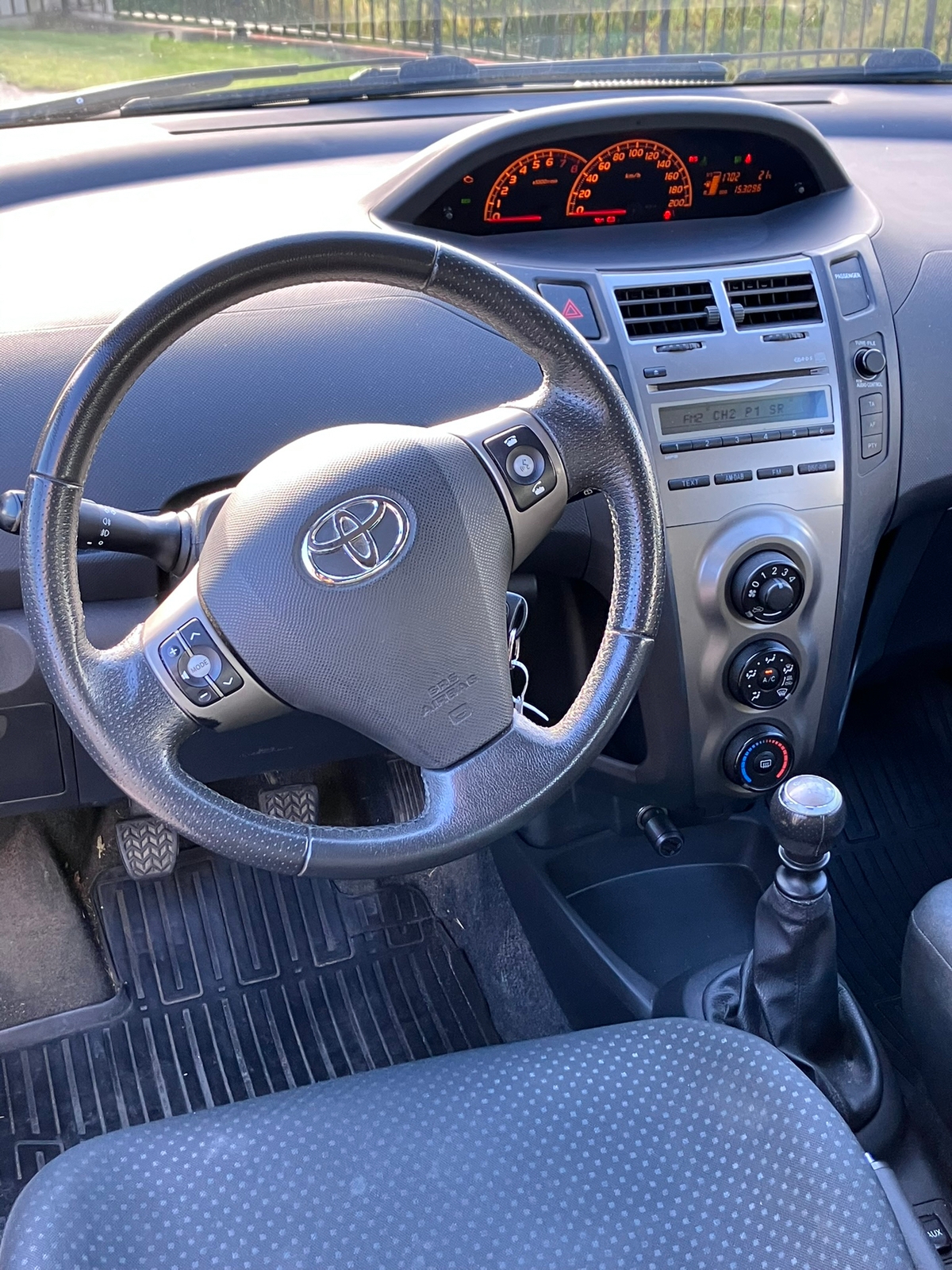 Toyota Yaris 2010, bild 7/7