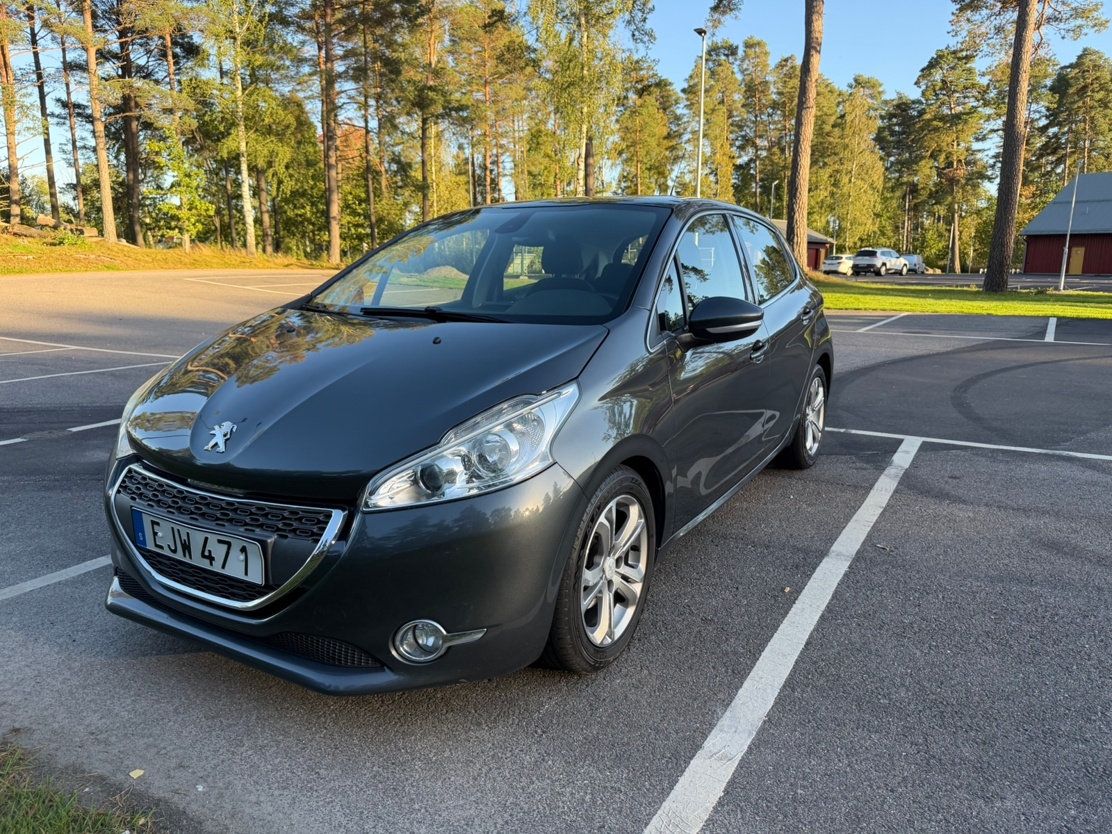 Peugeot 208 5-dörrar 1.6 e-HDi 92 8v EGS 2012, bild 3/10