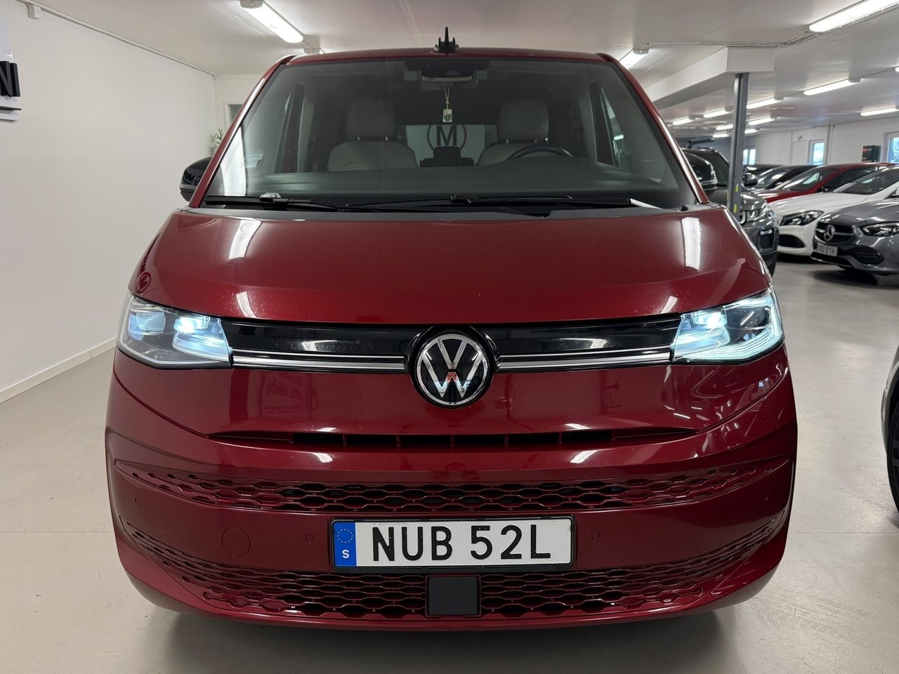 Volkswagen Multivan 2023, photo 2/10