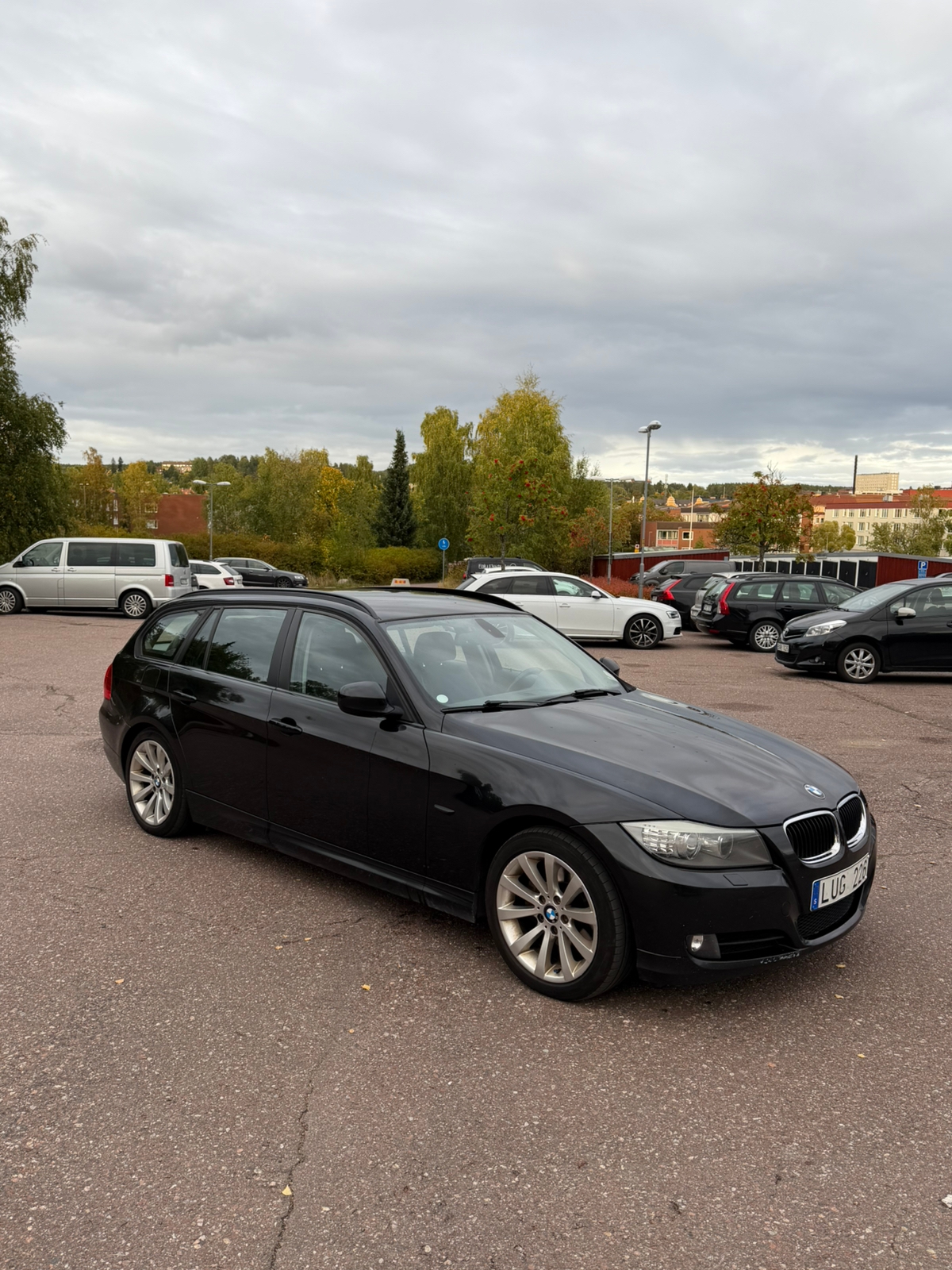 BMW 318 d Touring Manuell 2012, kuva 2/4