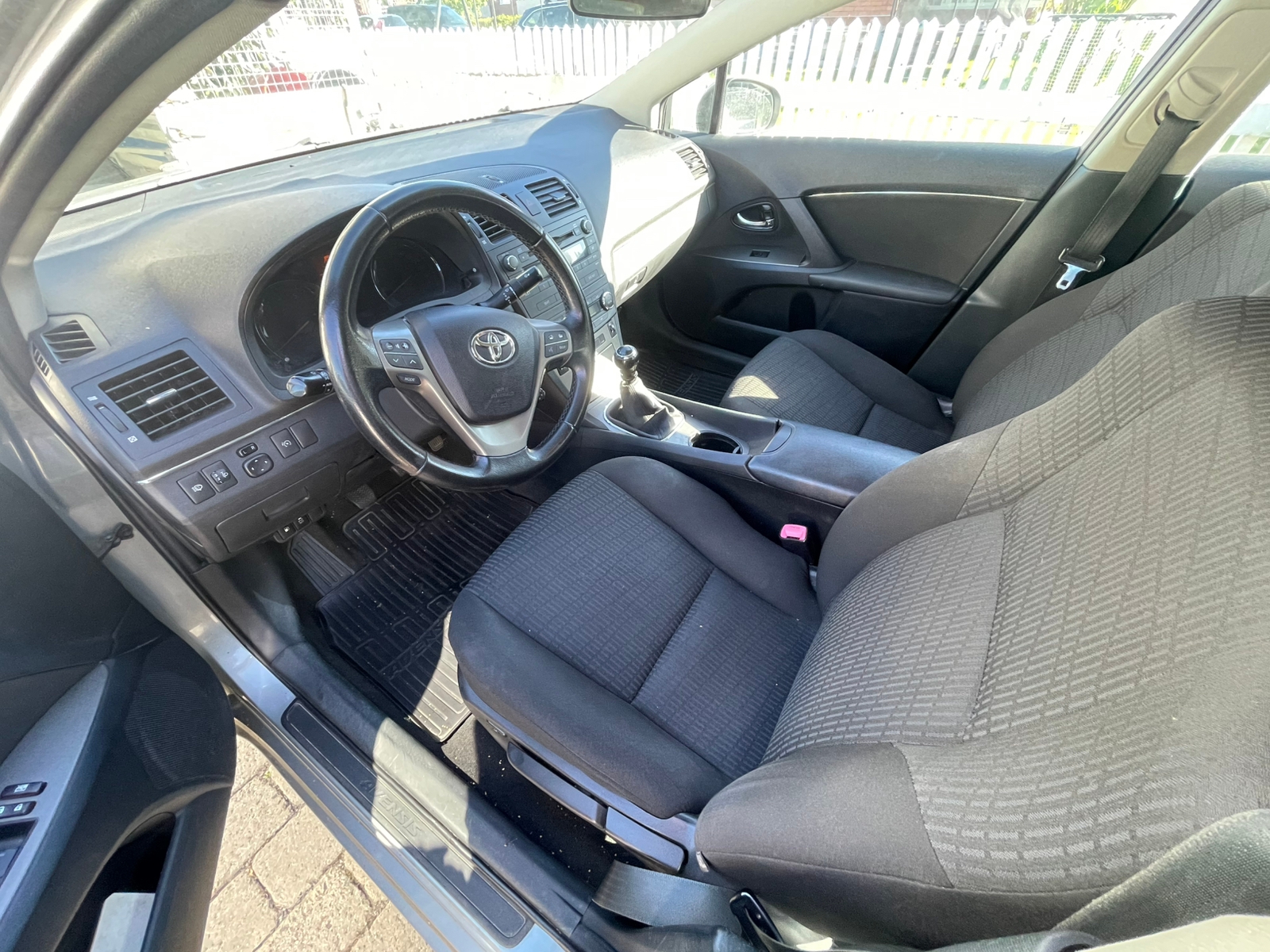 Toyota Avensis 2009, bild 3/8