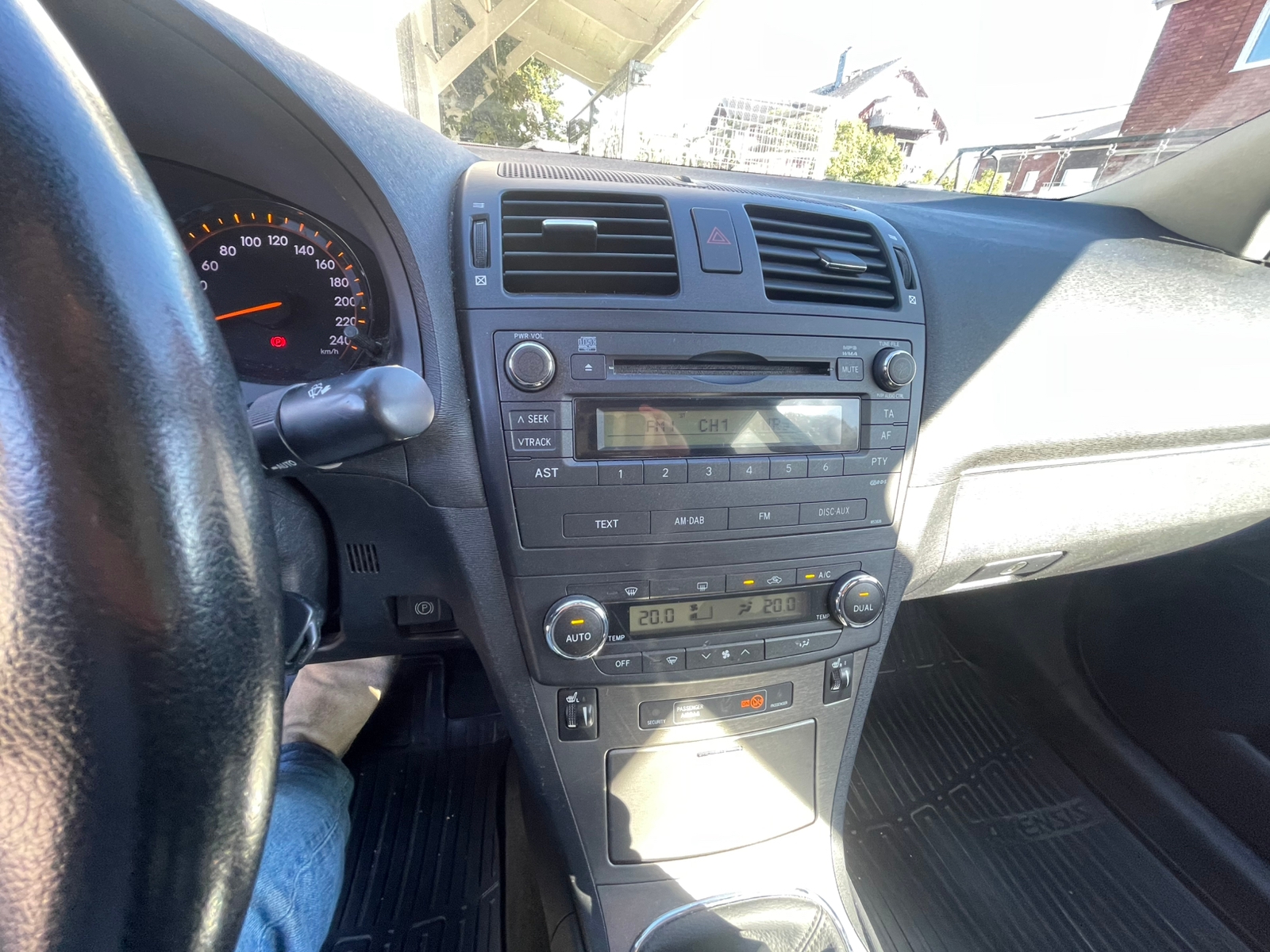Toyota Avensis 2009, bild 7/8