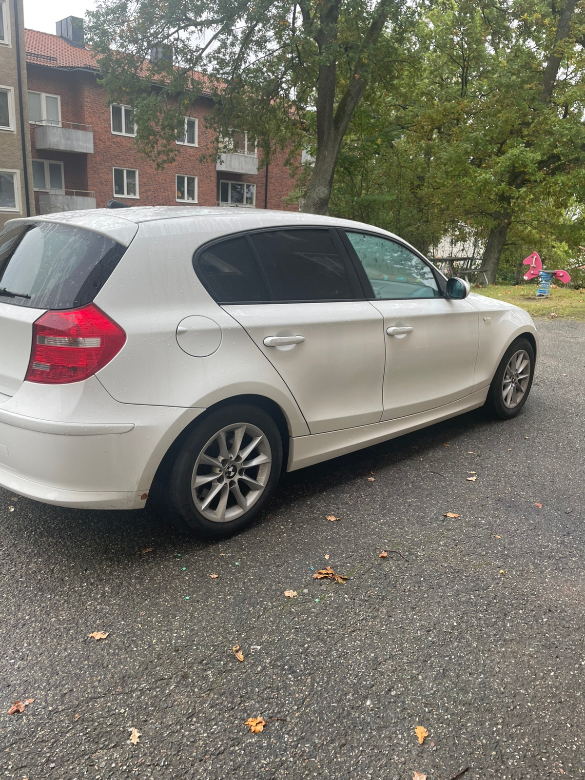 BMW 118 d 5-dörrars Manuell 2008, kuva 2/8