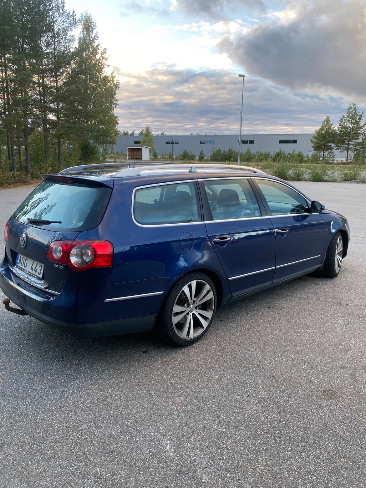 Volkswagen Passat 2009, bild 5/9