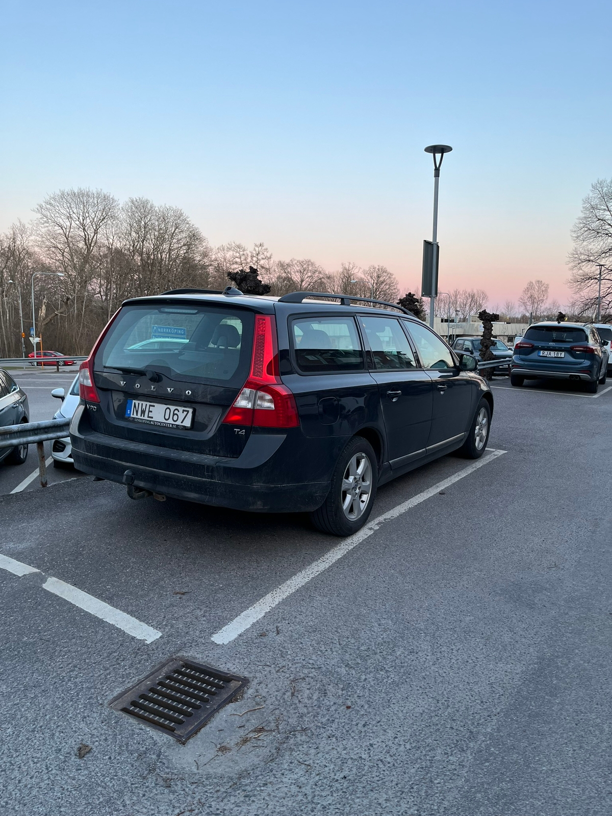 Volvo V70 T4 Powershift 2013, kuva 3/4