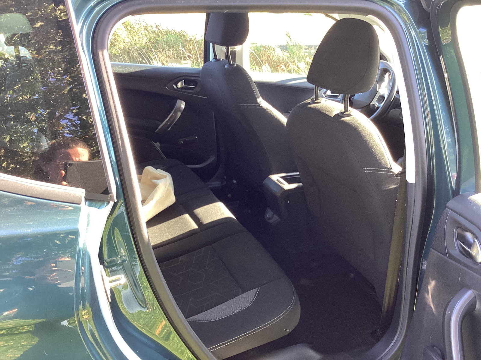 Peugeot 2008 1.2 PureTech 82 Manuell 2016, bild 4/5