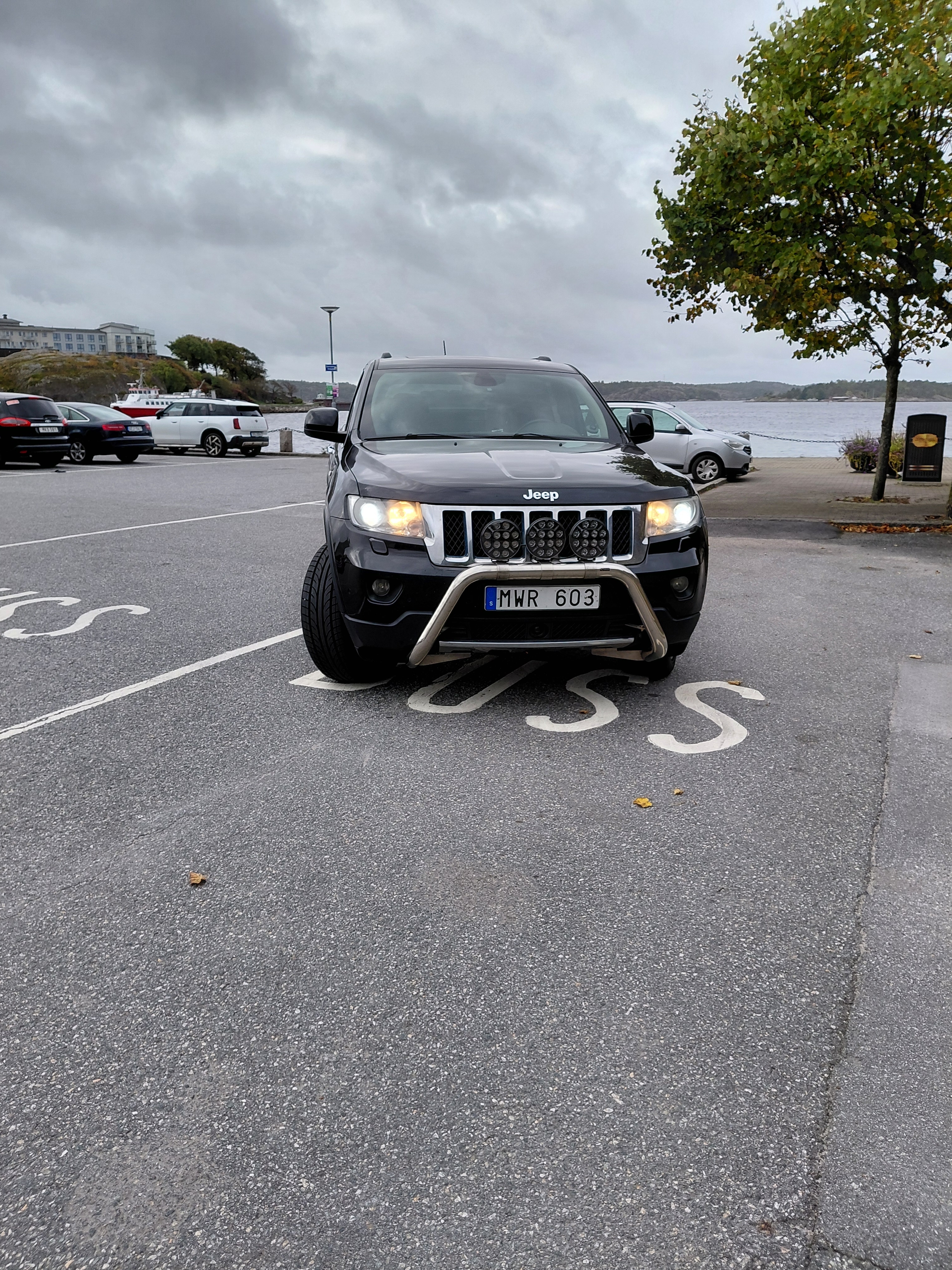 Jeep Grand Cherokee 2012, photo 2/8
