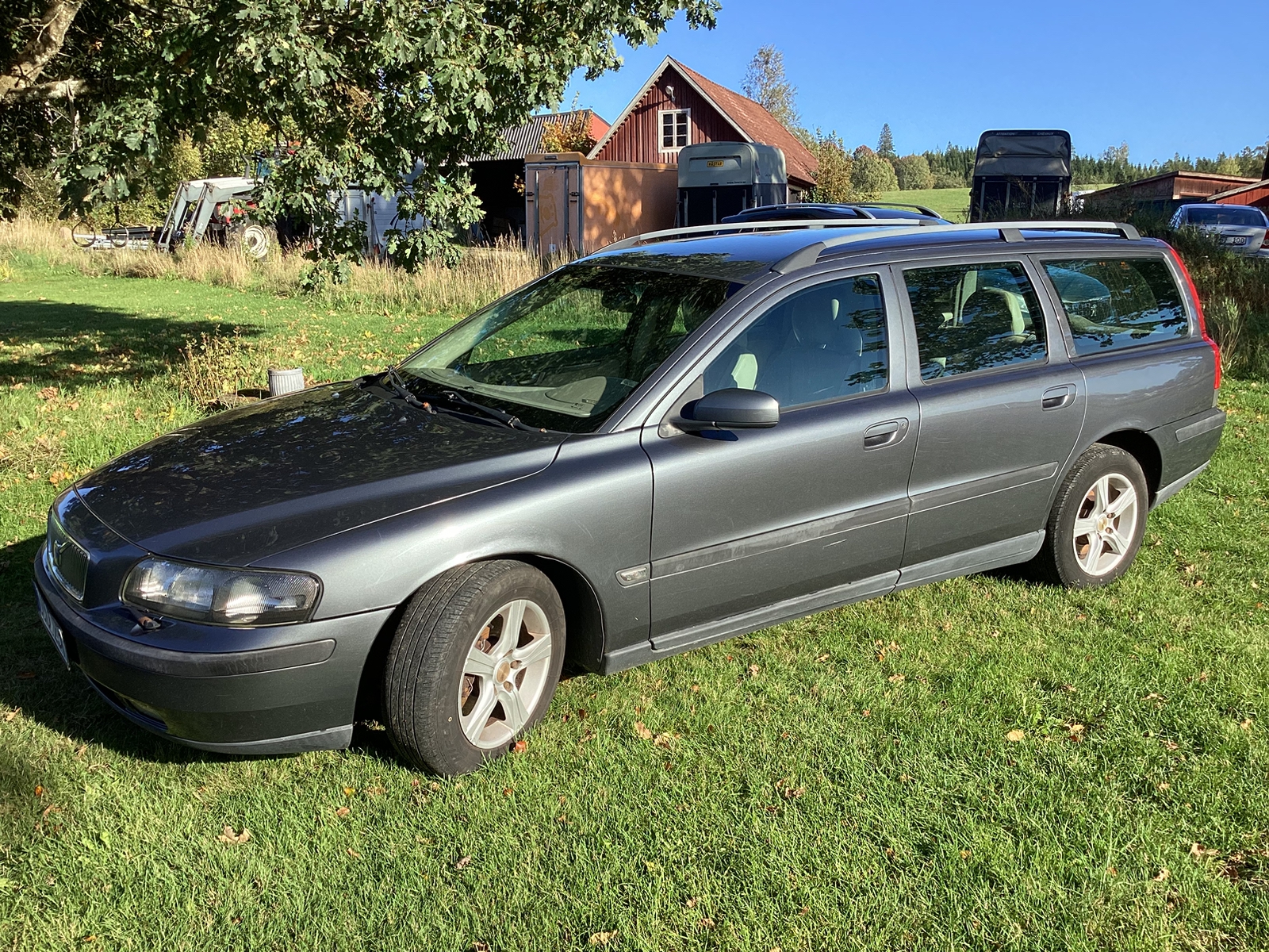 Volvo V70 2.4 Manuell 2004, bild 2/5