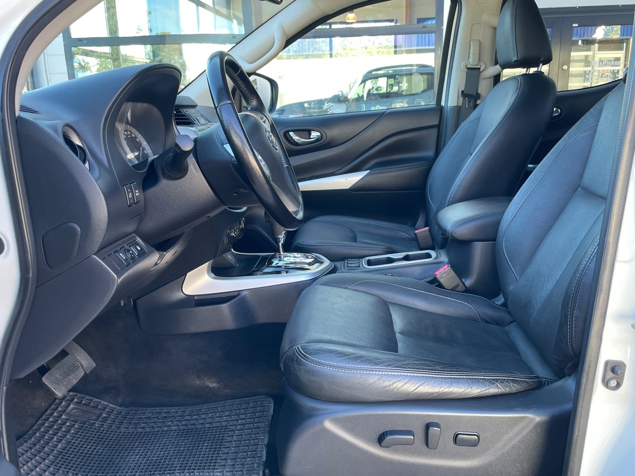 Nissan Navara 2021, bild 7/10