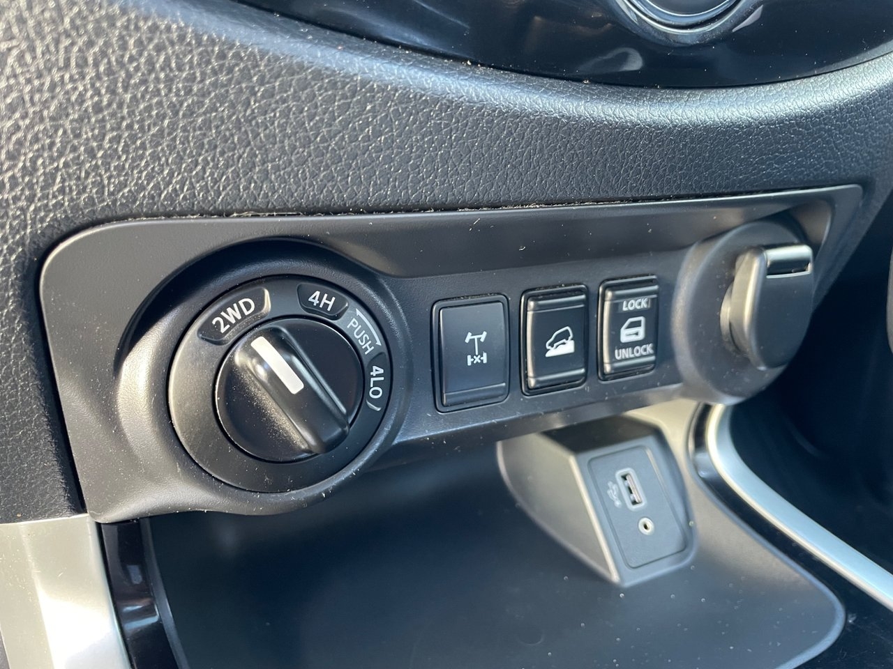 Nissan Navara 2021, bild 4/10