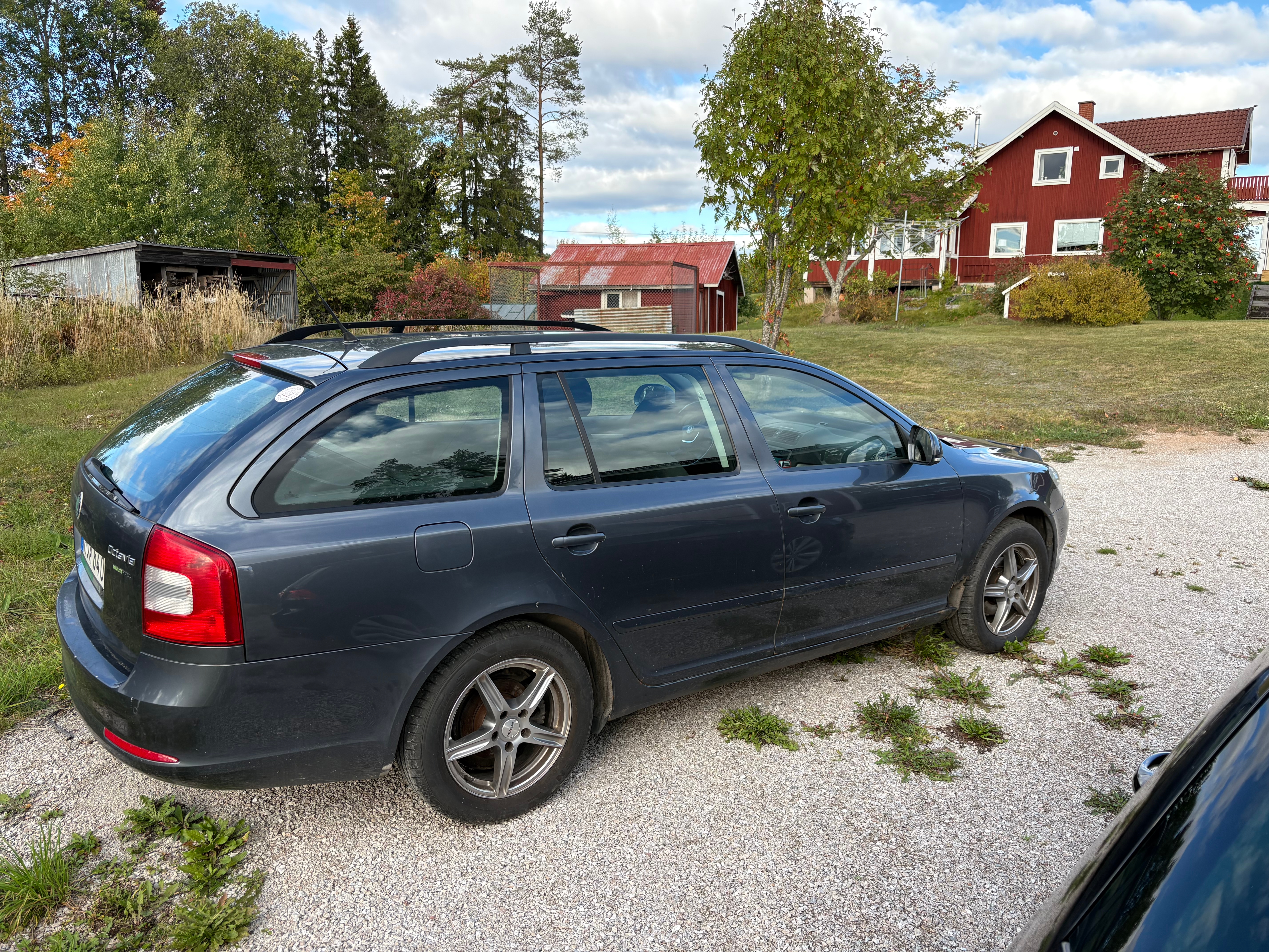 Skoda Octavia 2009, bild 2/5
