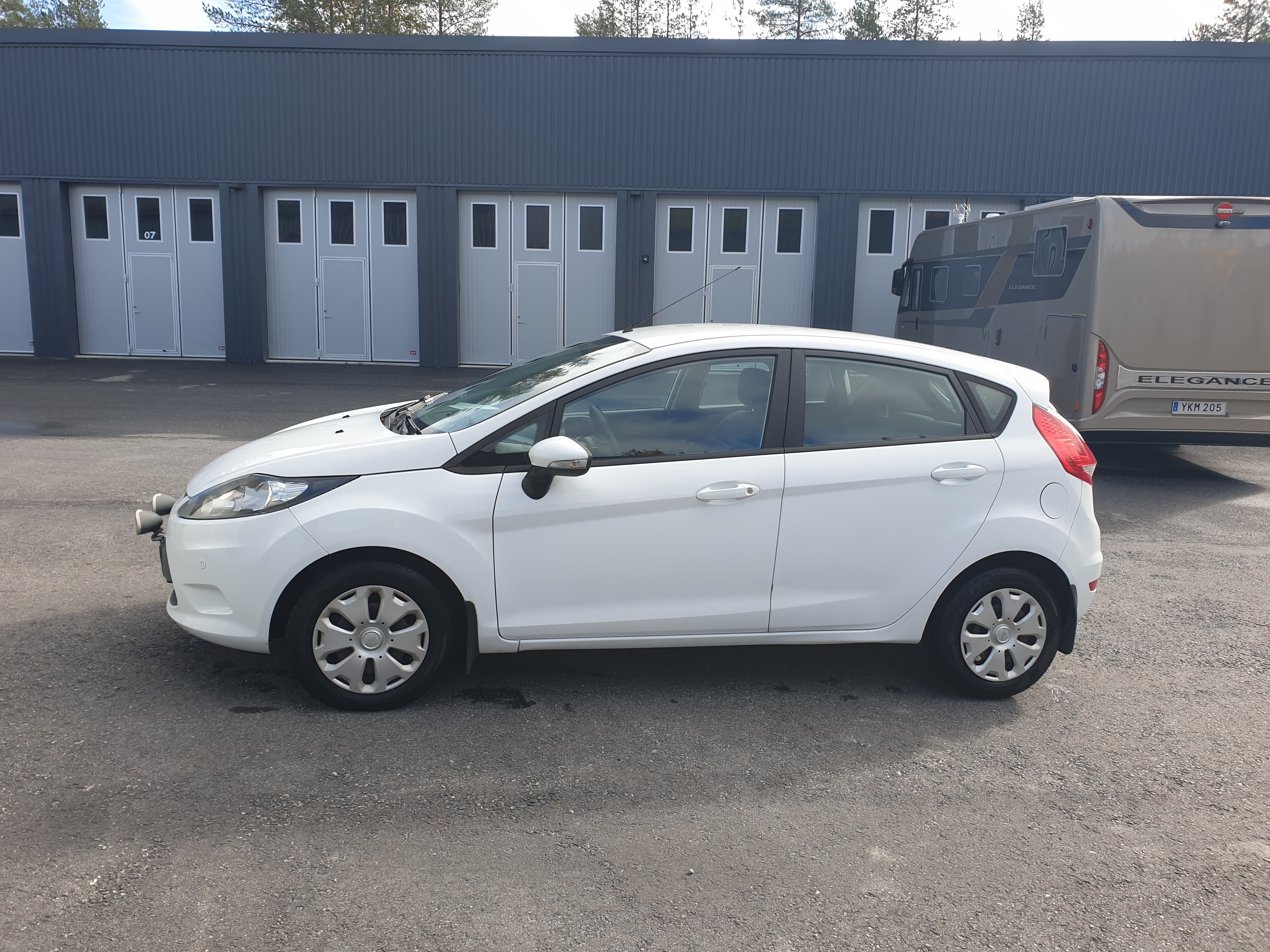 Ford Fiesta 2011, bild 2/10
