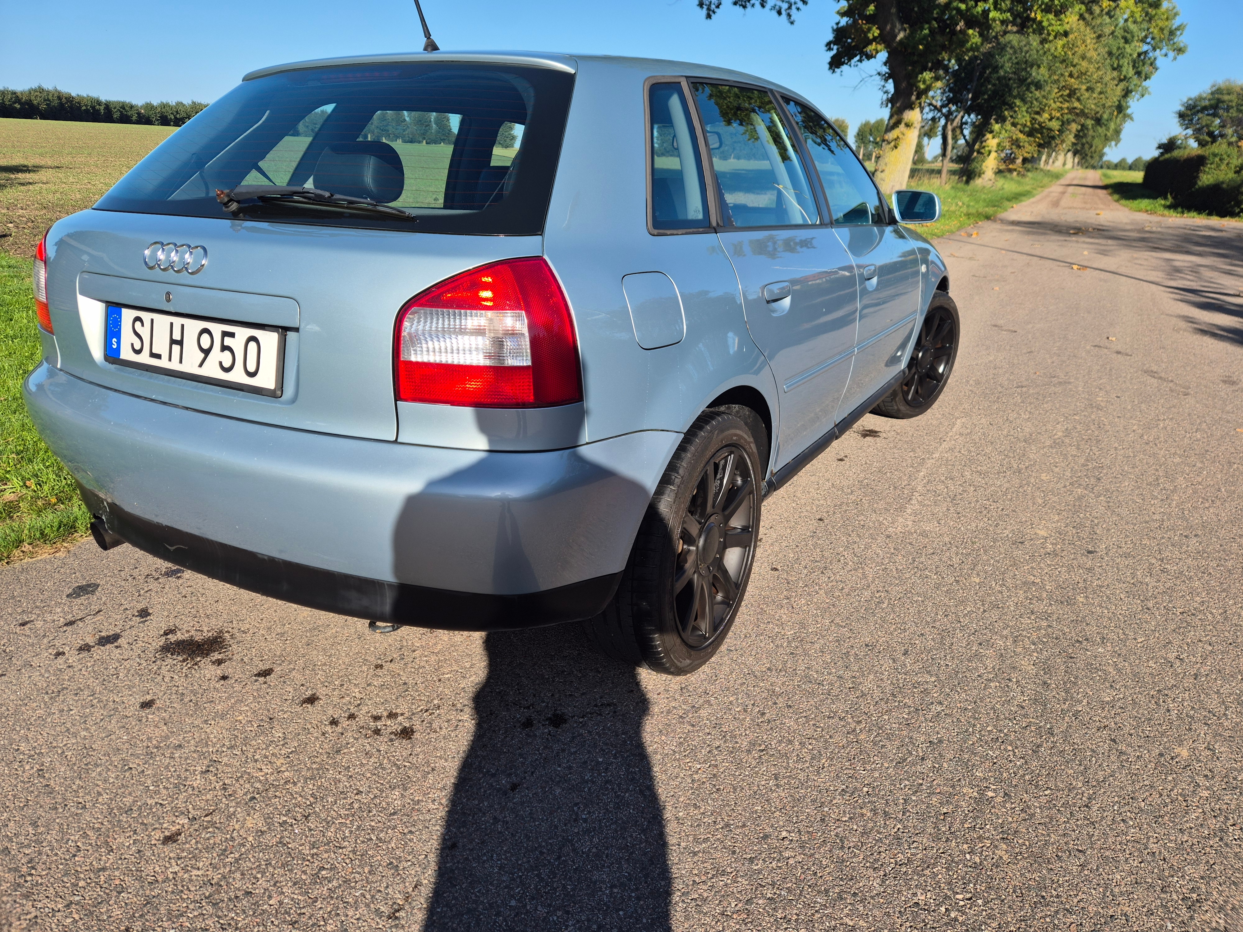 Audi A3 5-dörrar 1.8 20v Turbo Manuell 2001, bild 4/8