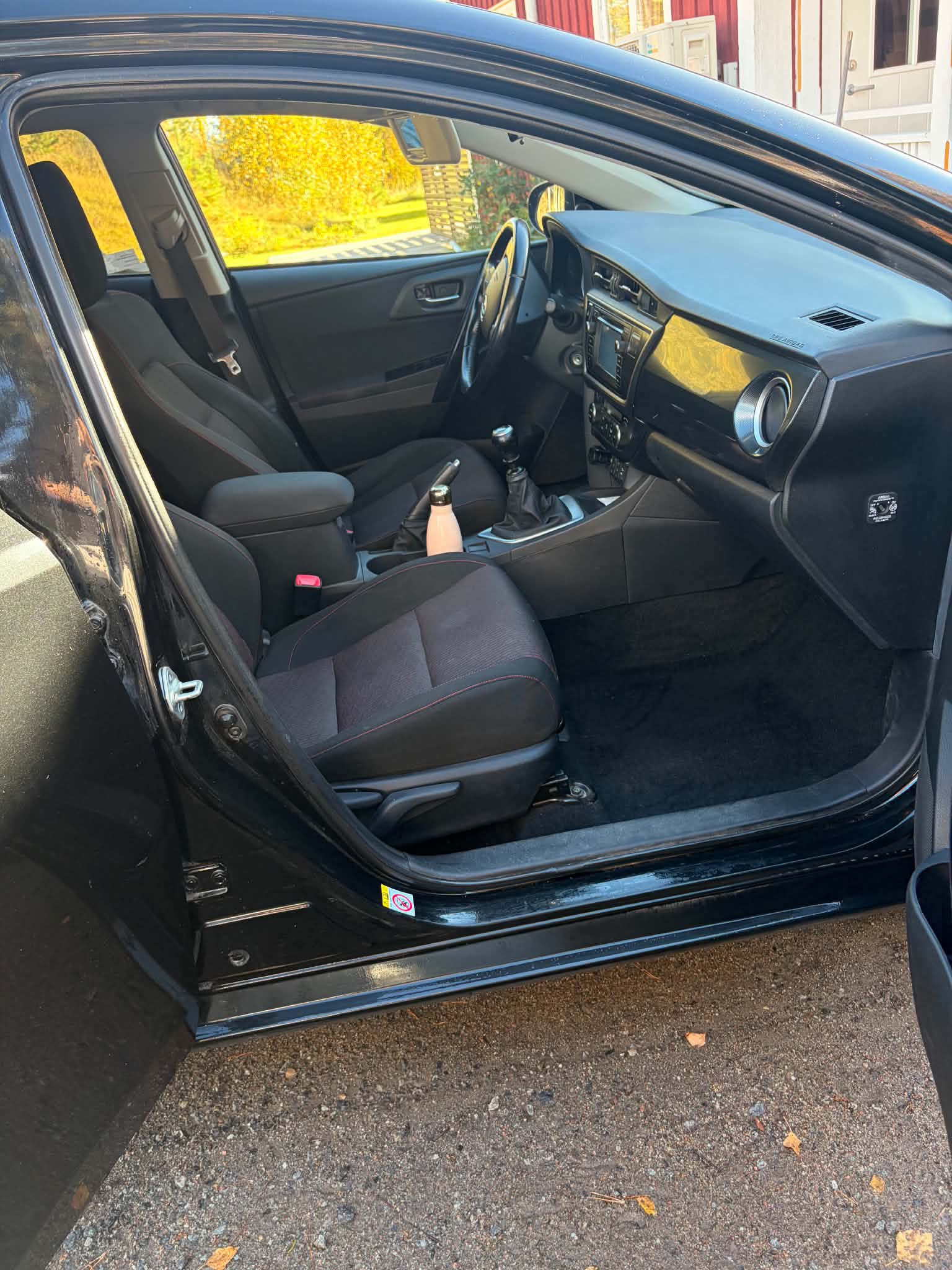 Toyota Auris 1.6 Valvematic Manuell 2014, bild 4/8