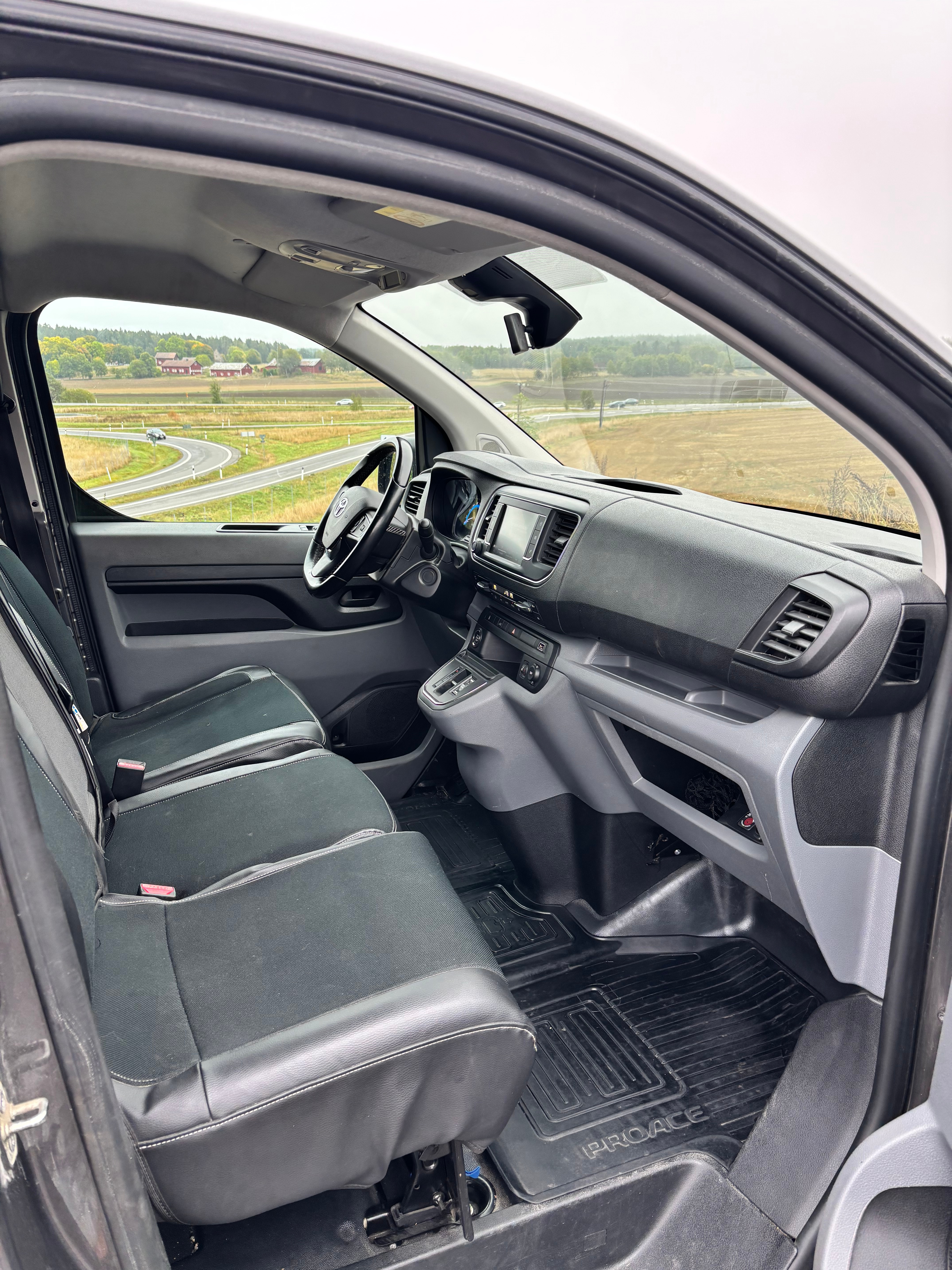 Toyota Proace Electric 75 kWh 2022, bild 4/6