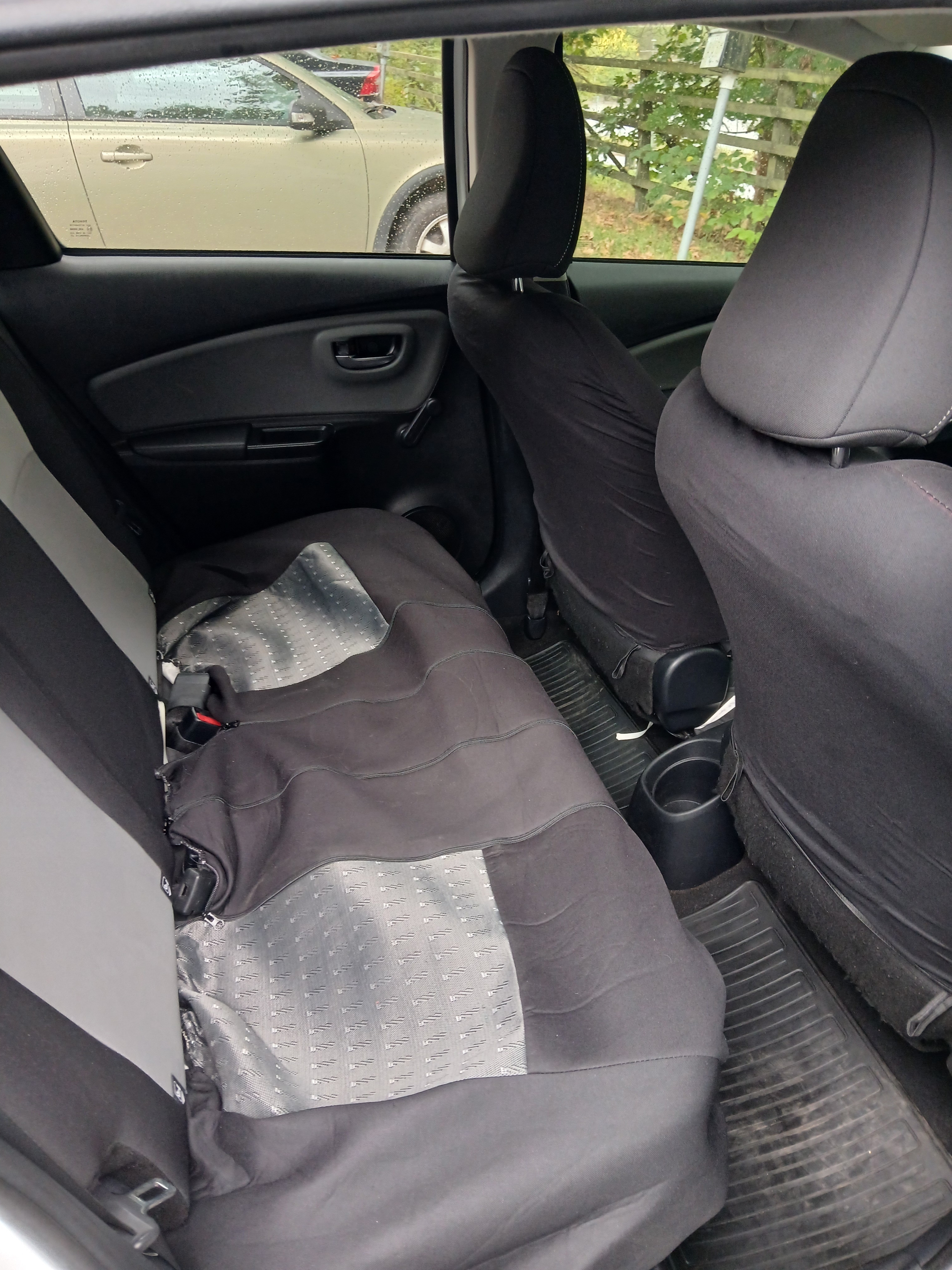 Toyota Yaris Hybrid e-CVT 2018, kuva 6/7