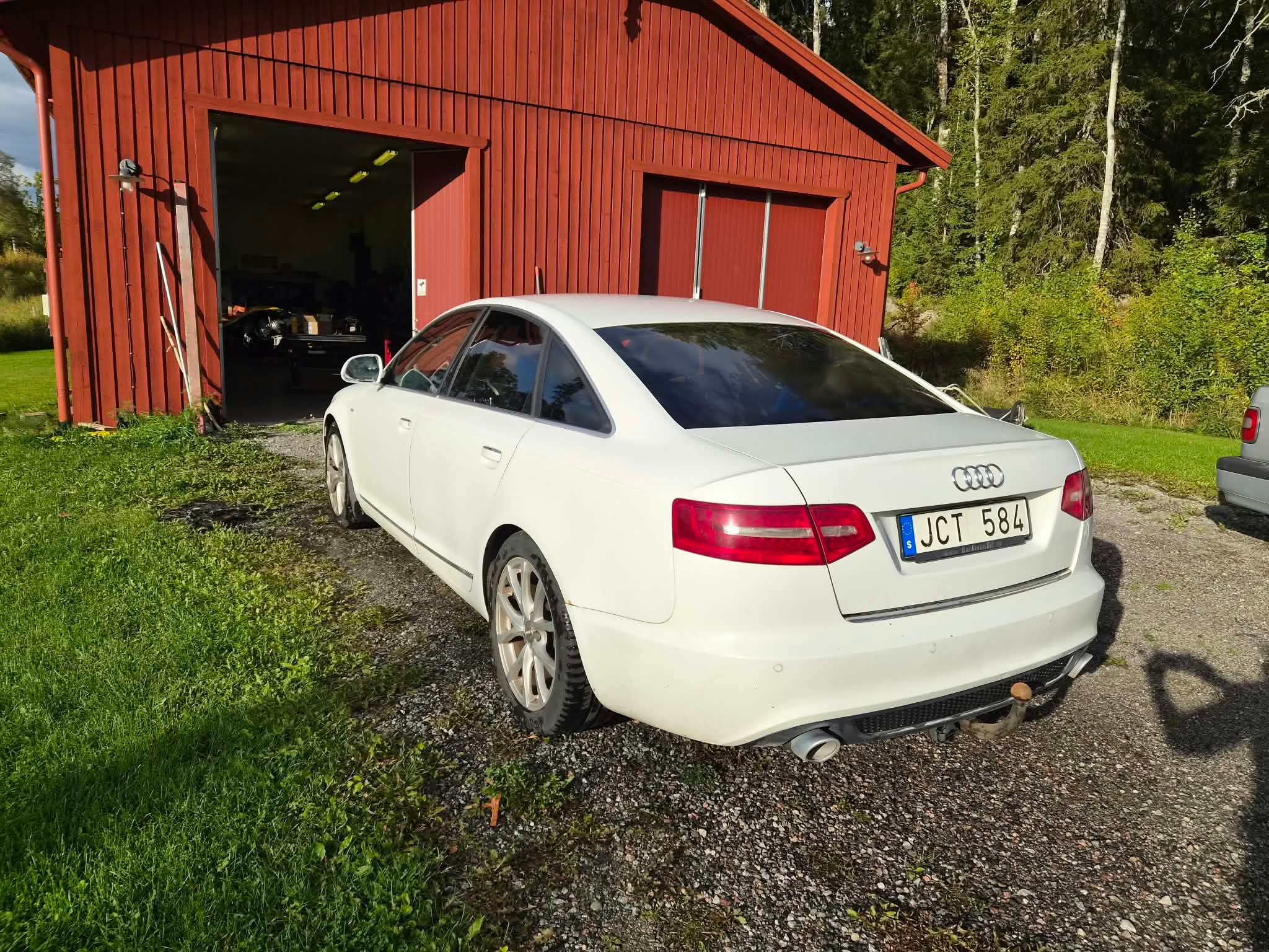 Audi A6 Sedan 2.0 TDI DPF Multitronic 2009, bild 2/5
