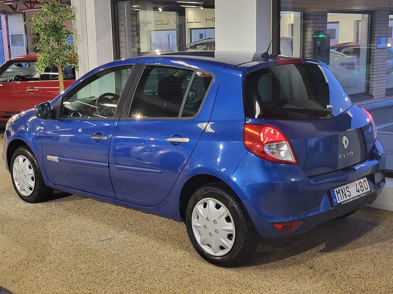 Renault Clio 5-dörrars Halvkombi 2010, bild 8/8