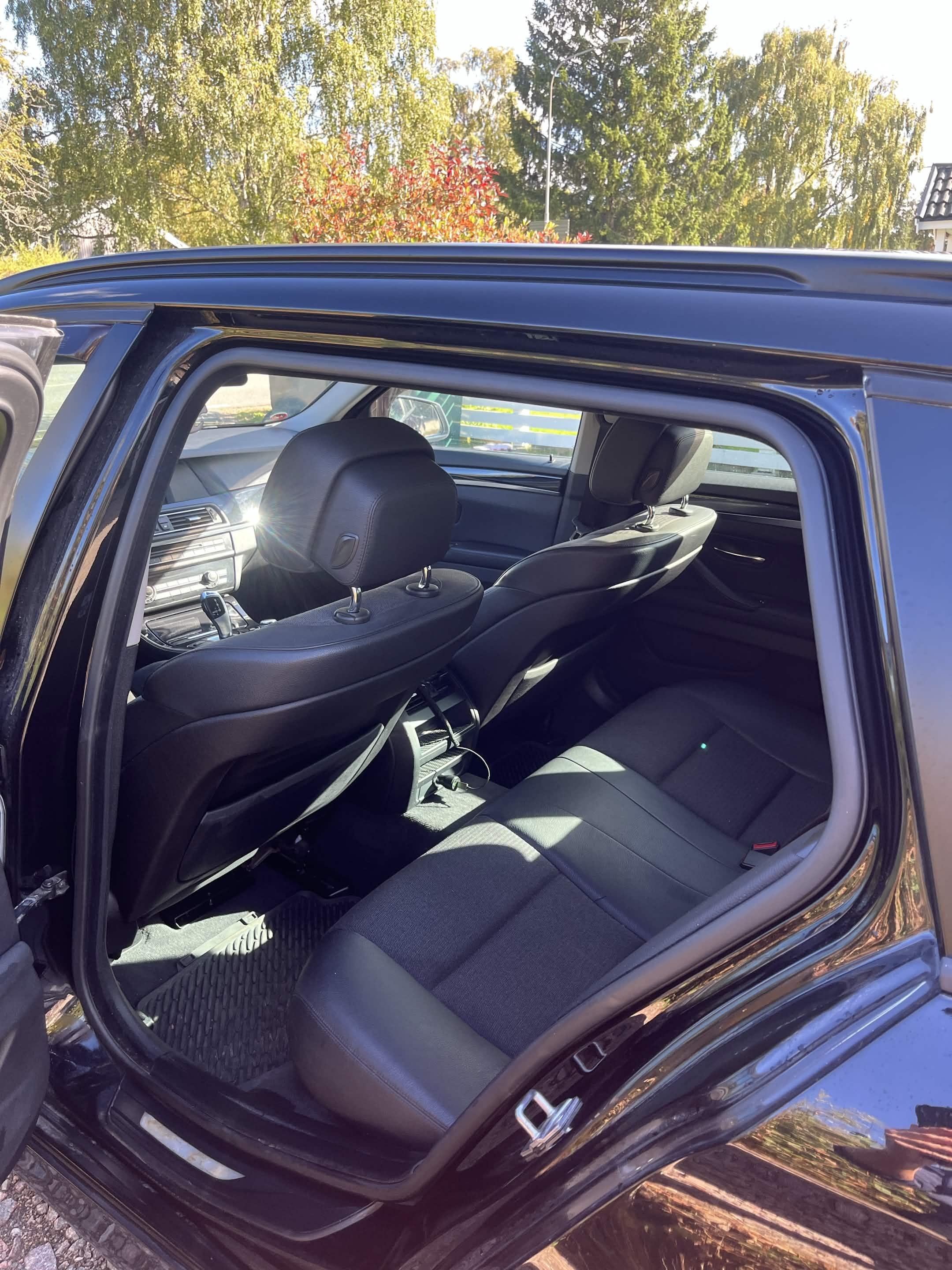 BMW 525 d Touring Steptronic 2011, bild 7/8