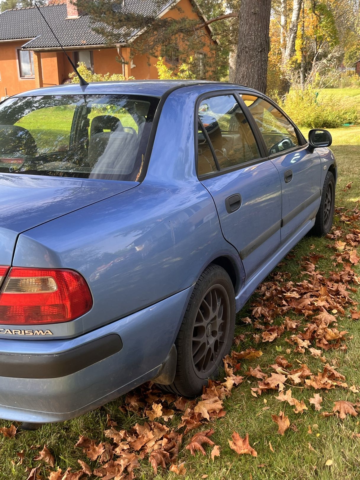 Mitsubishi Carisma Sedan 1.8 GDI Manuell 2001, bild 3/7