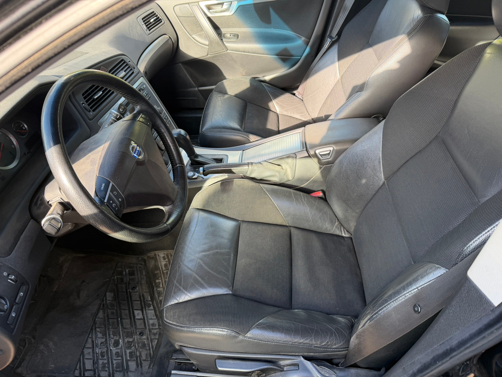 Volvo V70 2.4 Automatisk 2008, photo 2/7