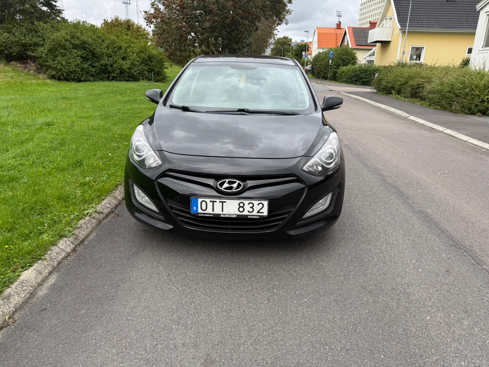 Hyundai i30 5-dörrar 1.6 CRDi Manuell 2014, bild 2/7