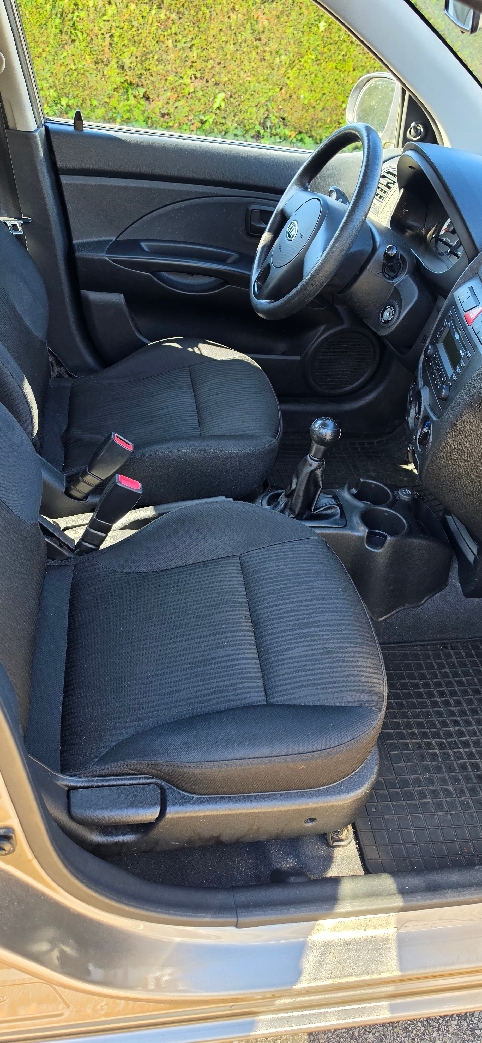 Kia Picanto 1.1 Manuell 2010, bild 6/8