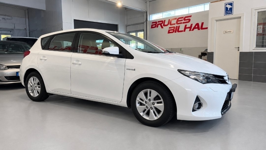 Toyota Auris Hybrid e-CVT Active Euro 5 2014, bild 3/10
