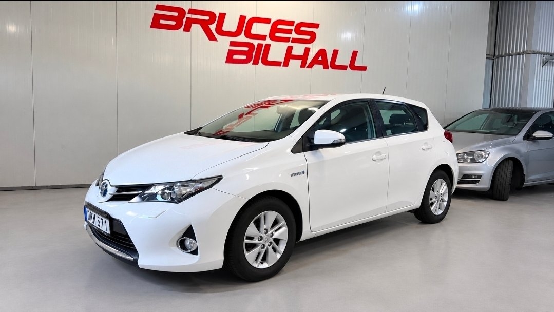 Toyota Auris Hybrid e-CVT Active Euro 5 2014, bild 2/10