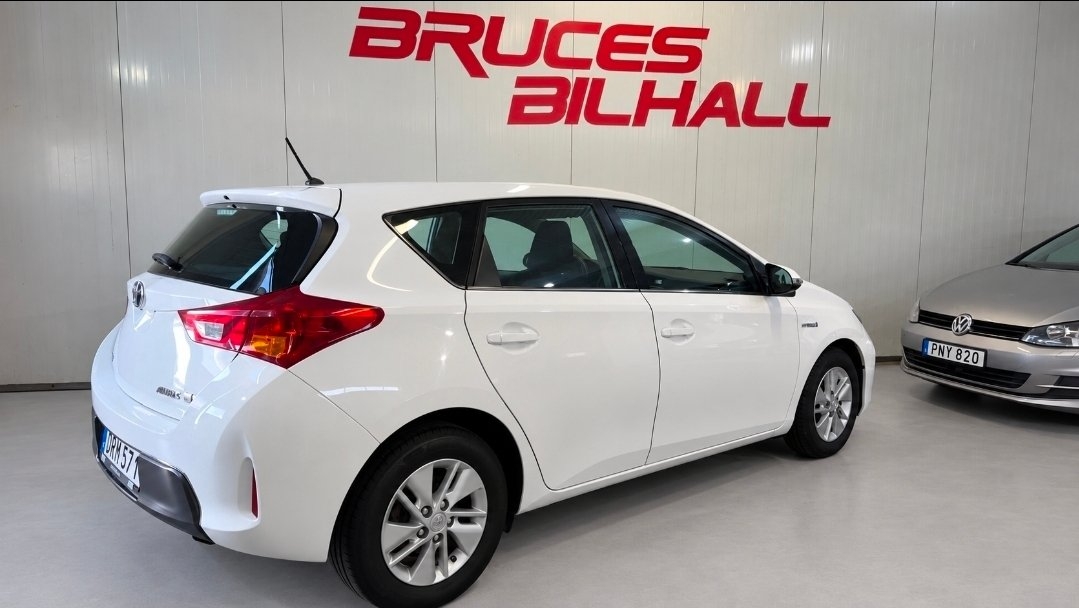 Toyota Auris Hybrid e-CVT Active Euro 5 2014, bild 5/10
