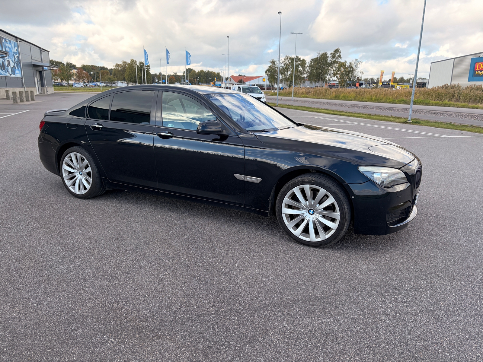 BMW 750 i Steptronic 2009, photo 2/9