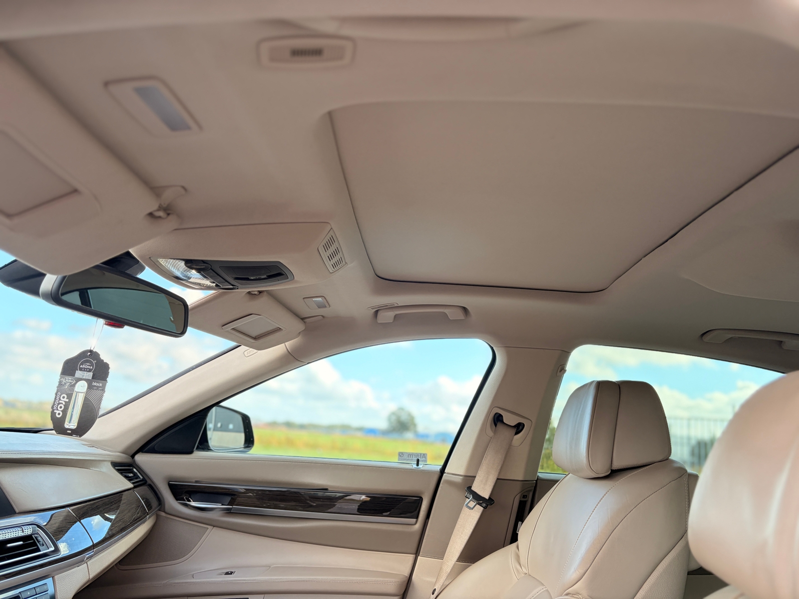 BMW 750 i Steptronic 2009, photo 6/9