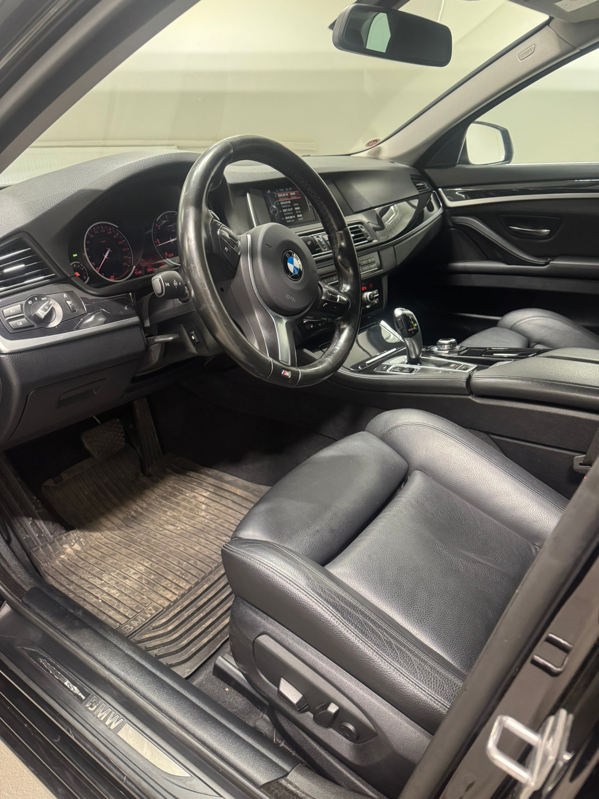 BMW 520 d xDrive Touring Steptronic 2017, bild 3/5