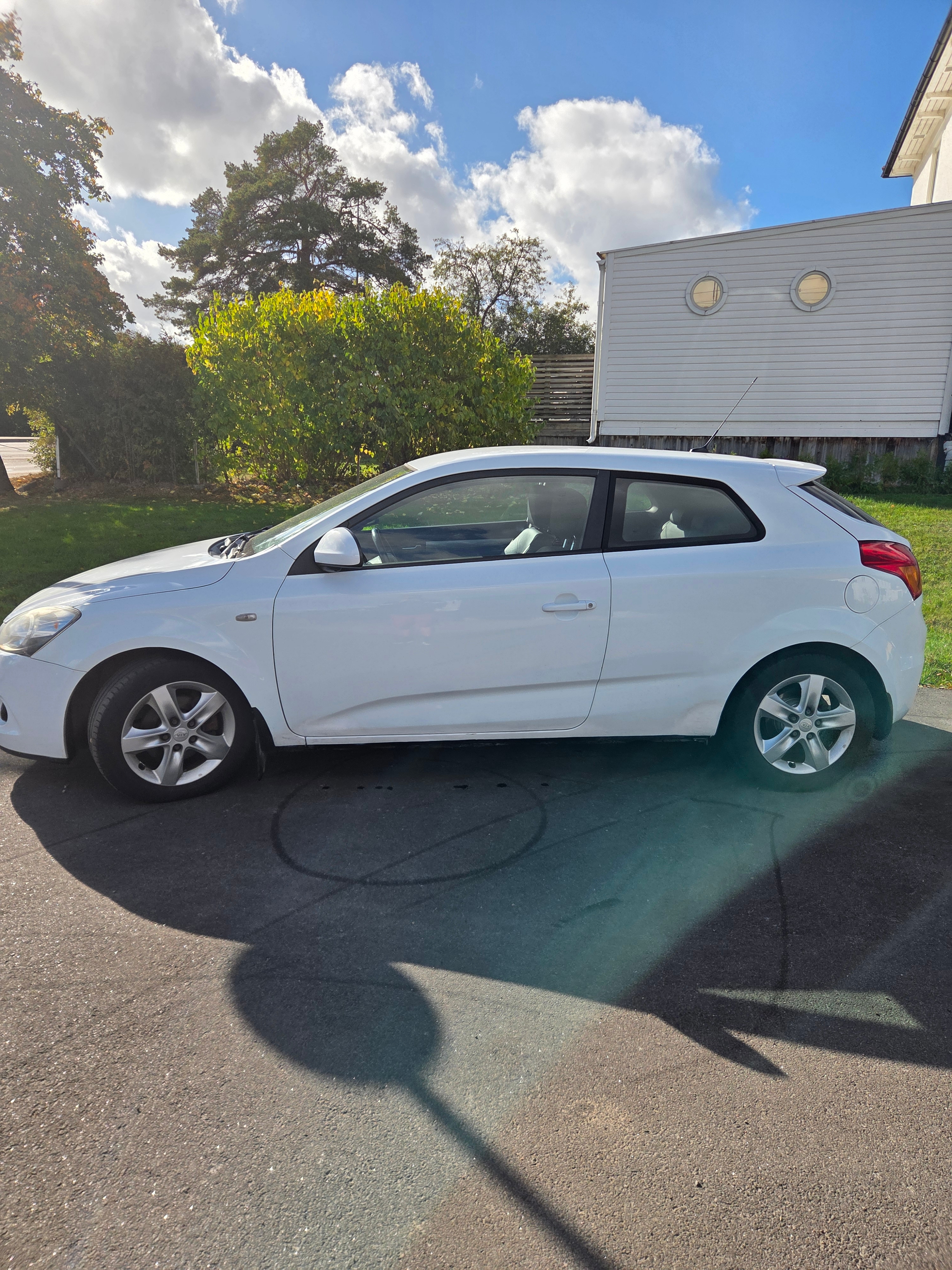 Kia ProCeed pro_ceed 2.0 CRDi Manuell 2008, bild 4/5