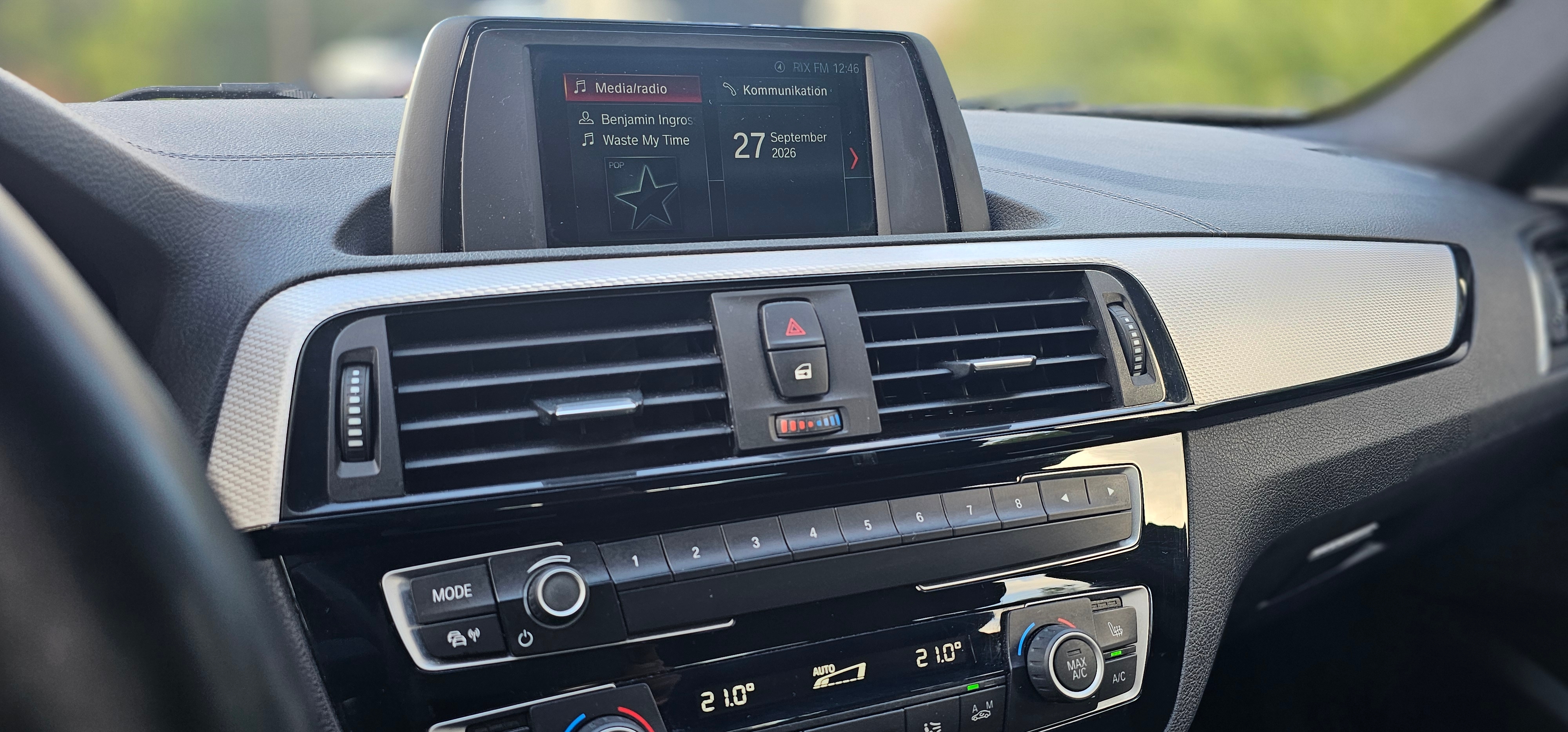 BMW 118 i 5-dörrars Manuell 2019, bild 3/5