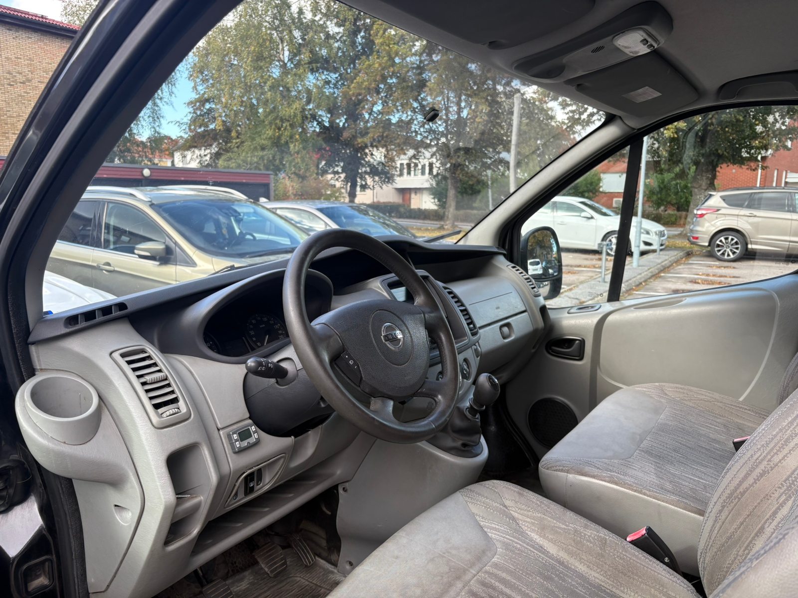 Nissan Primastar 2.9t 2.0 dCi Manuell 2011, bild 5/7