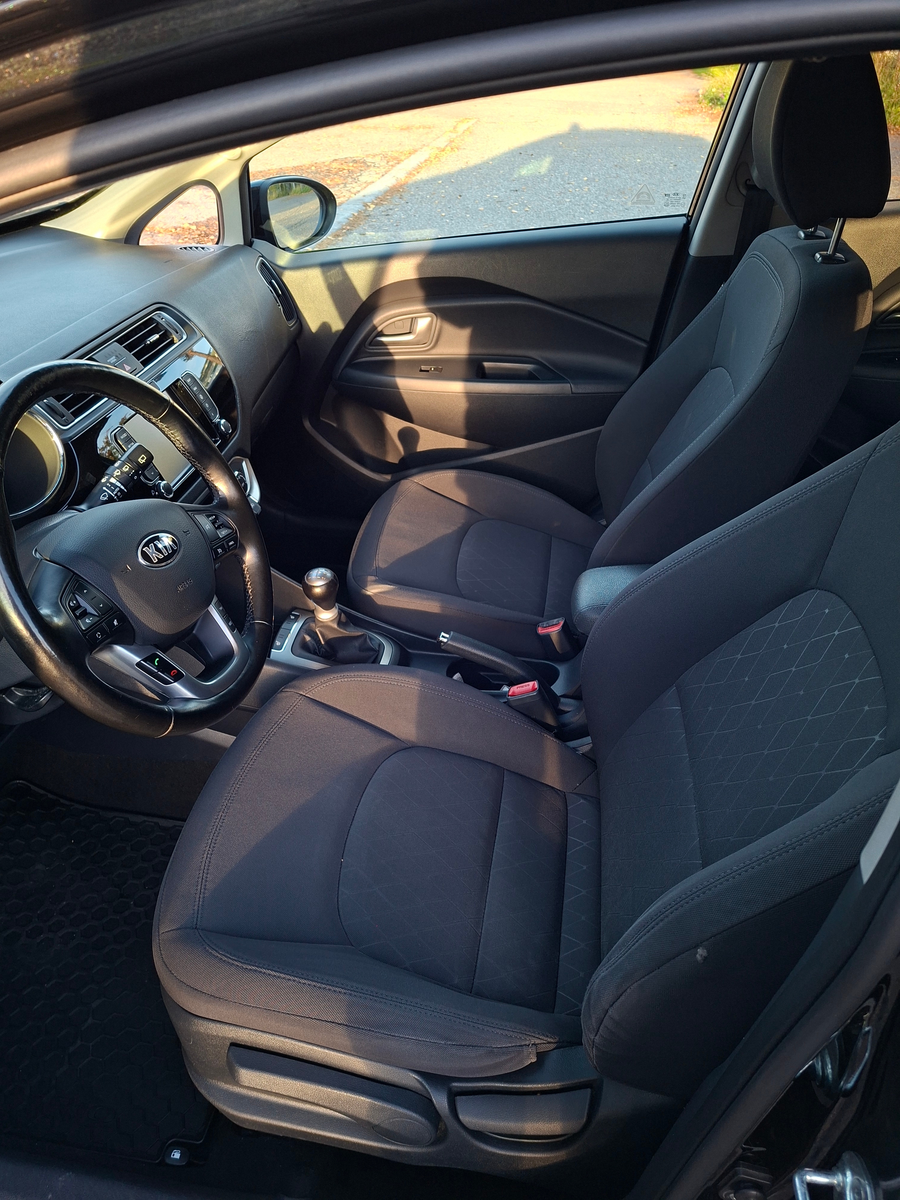 Kia Rio 5-dörrar 1.2 CVVT Manuell 2015, bild 5/9