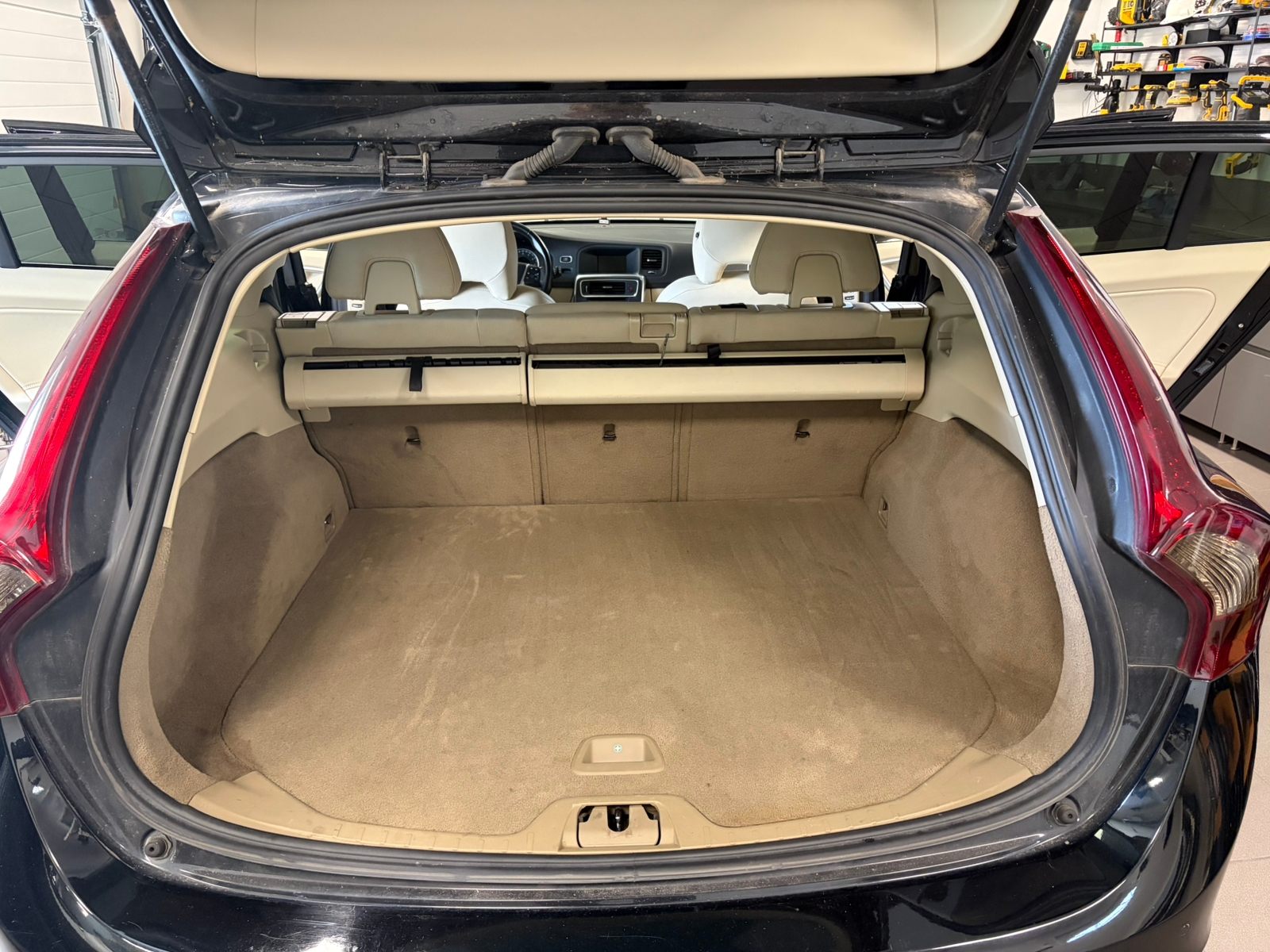 Volvo V60 T3 Manuell 2011, bild 7/7