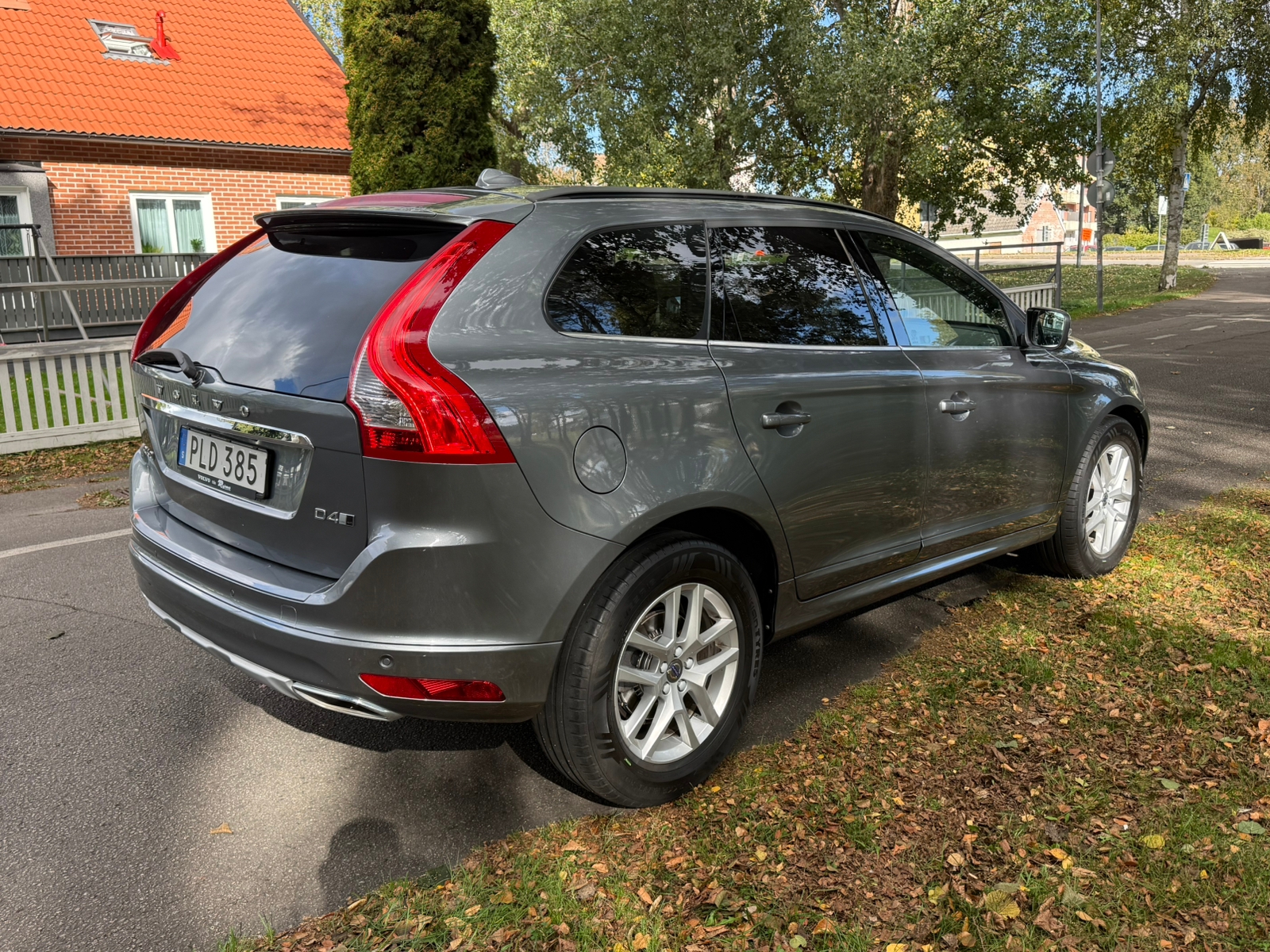 Volvo XC60 D4 AWD Geartronic 2017, bild 2/8