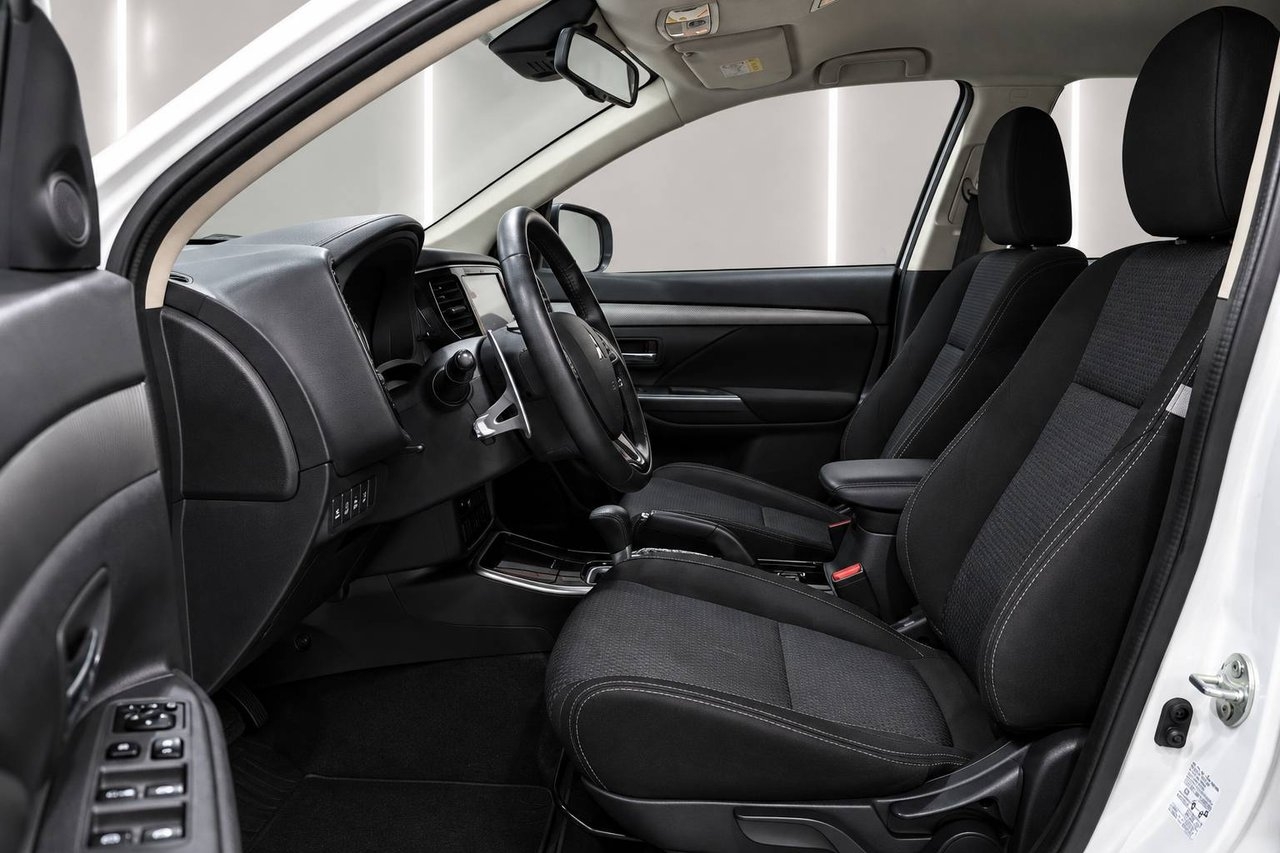 Mitsubishi Outlander 2017, bild 5/10