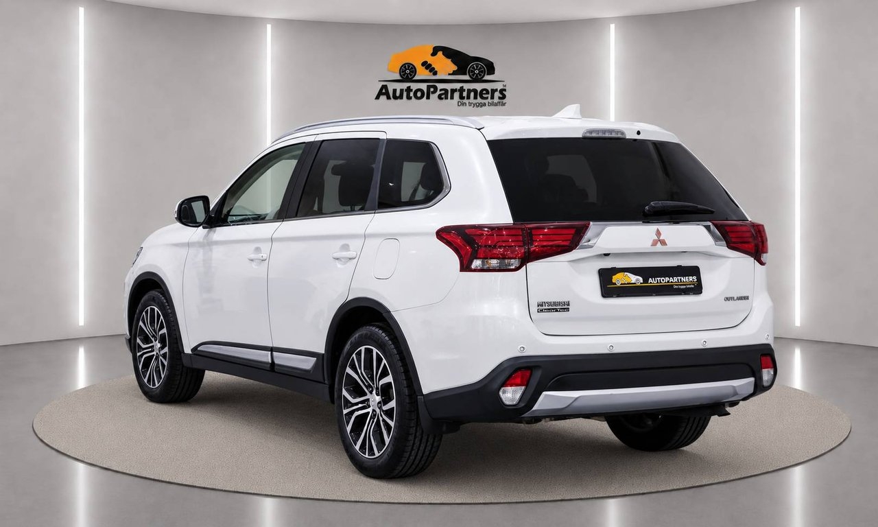 Mitsubishi Outlander 2017, bild 4/10