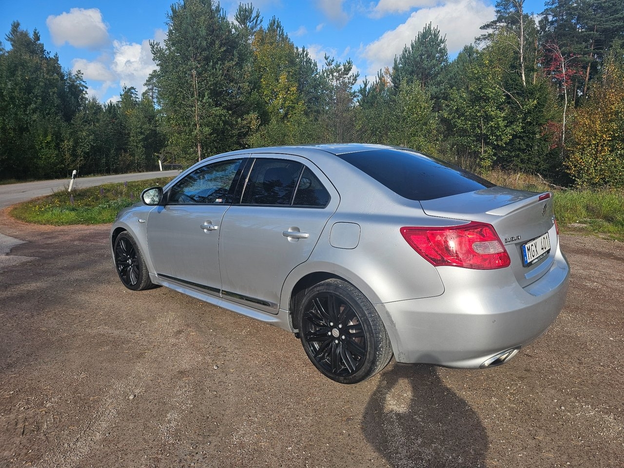 Suzuki Kizashi 2011, bild 2/7